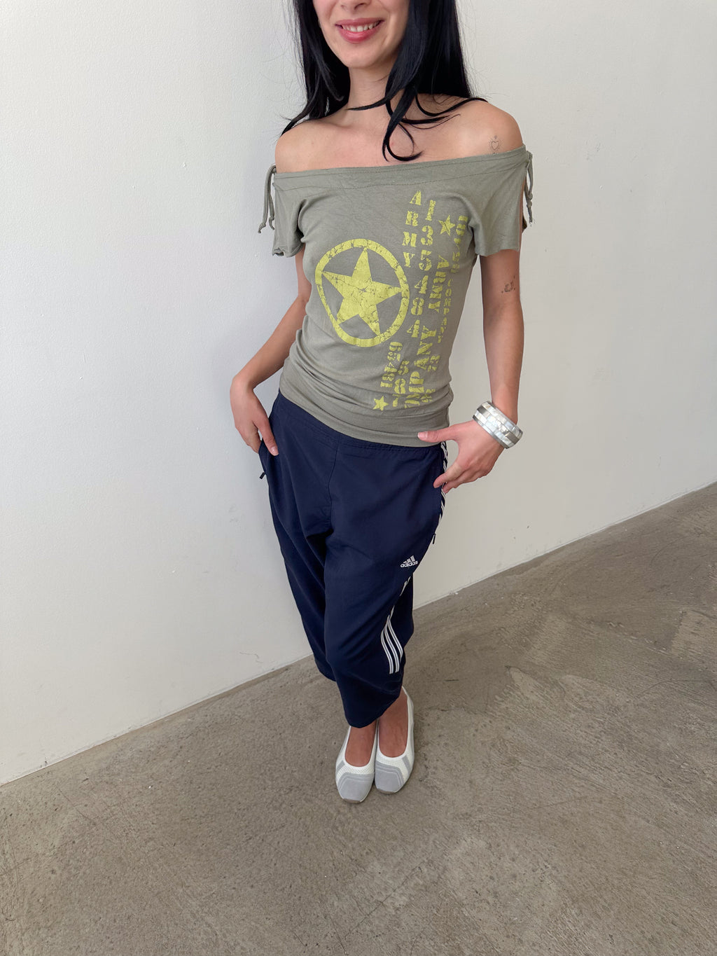 slouch off shoulder tee / size s
