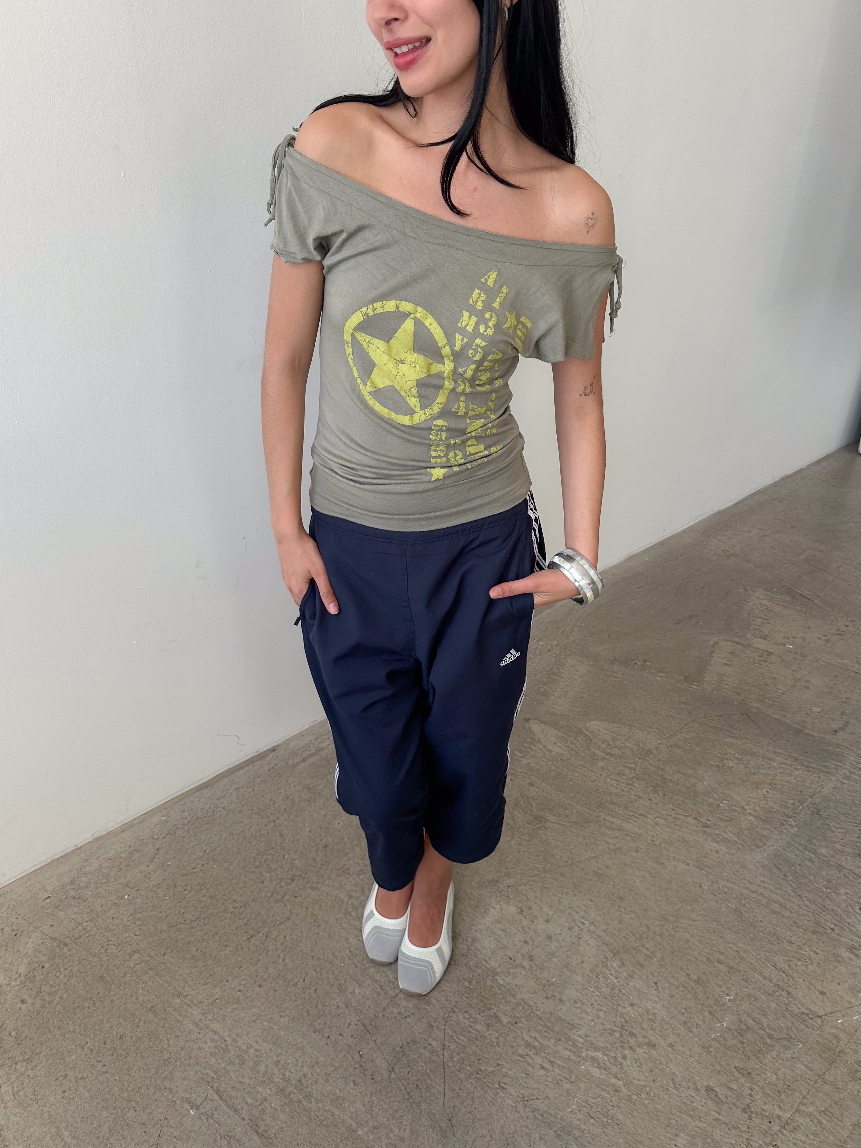 slouch off shoulder tee / size s