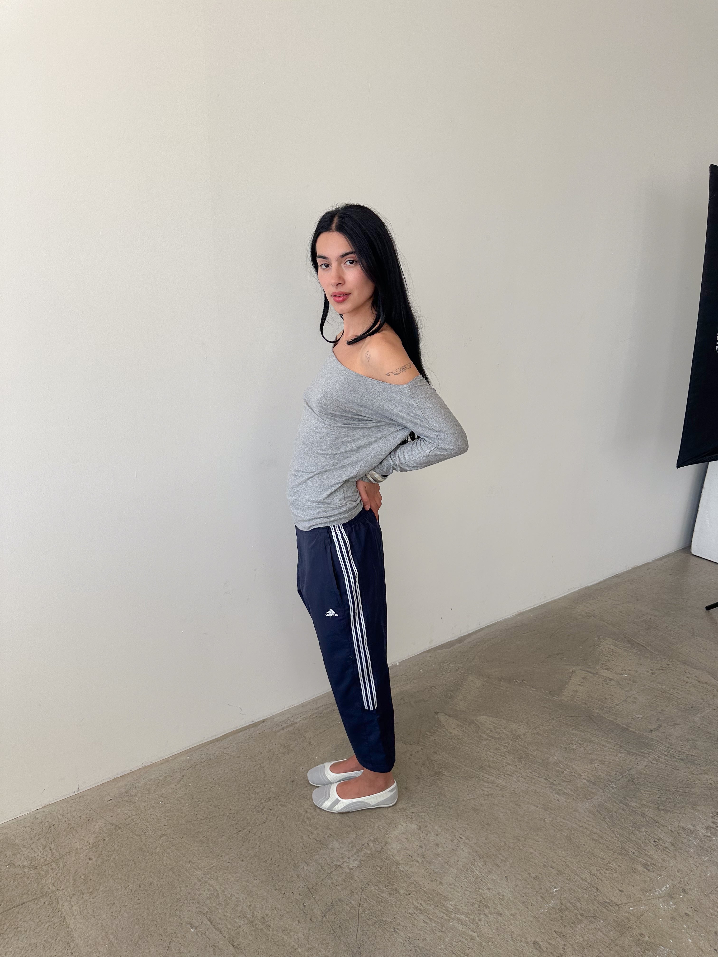 slouch off shoulder long sleeve / size s