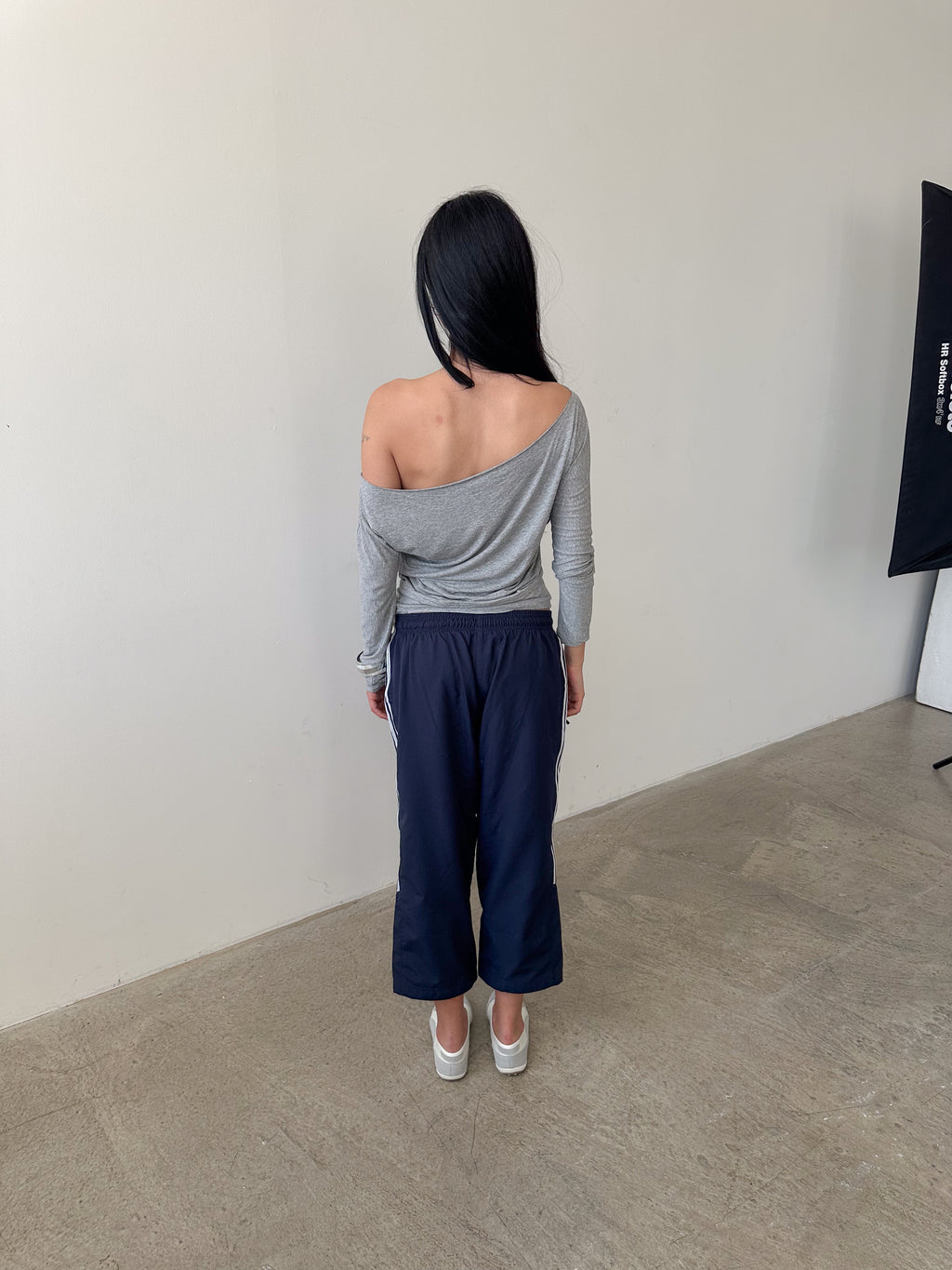 slouch off shoulder long sleeve / size s