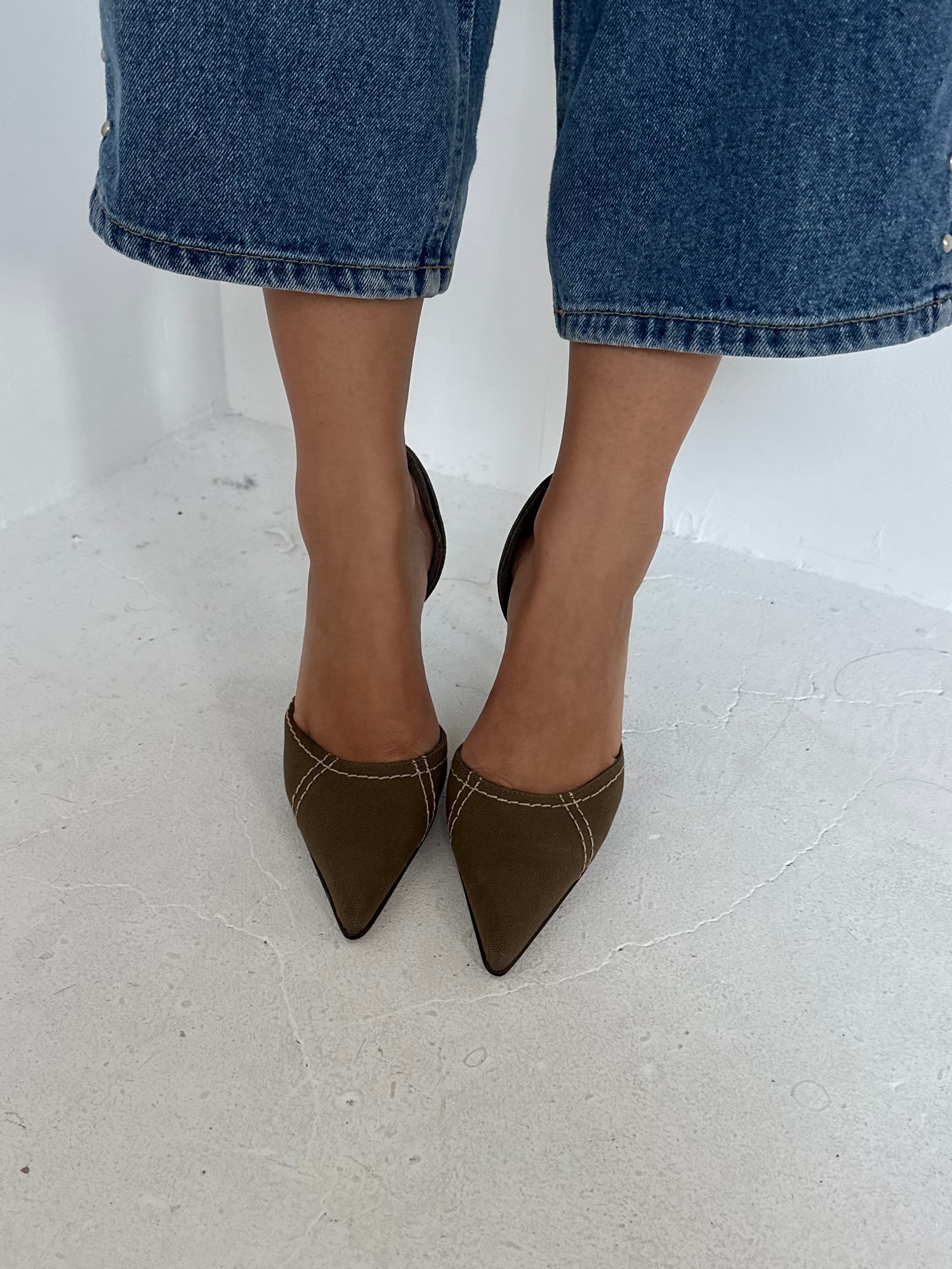 pointed heels — size 5