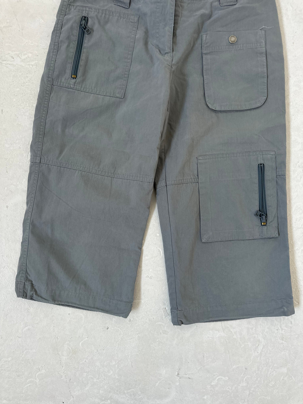 cargo capri pants — size xs