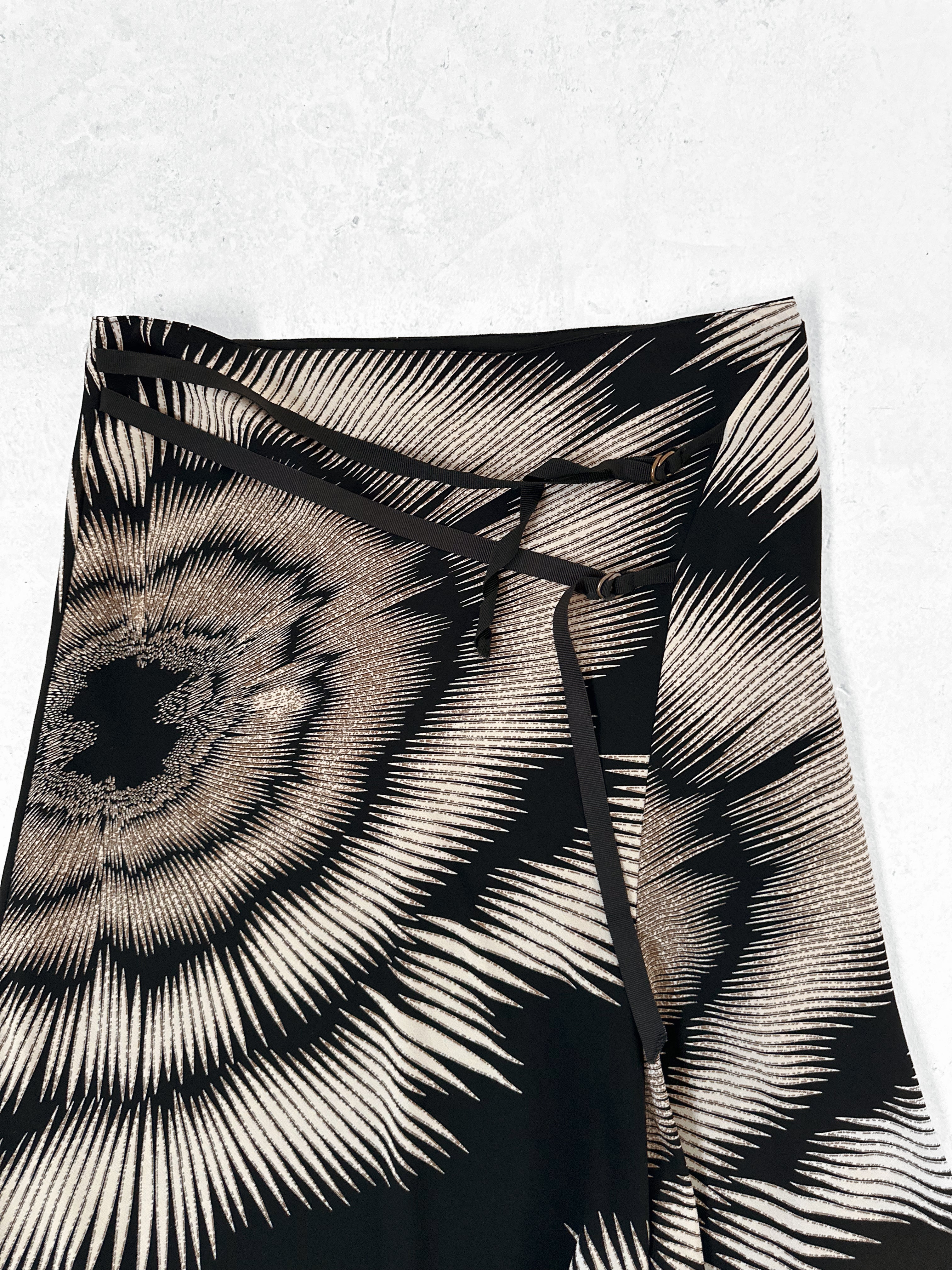 asymmetric skirt — size xs/s