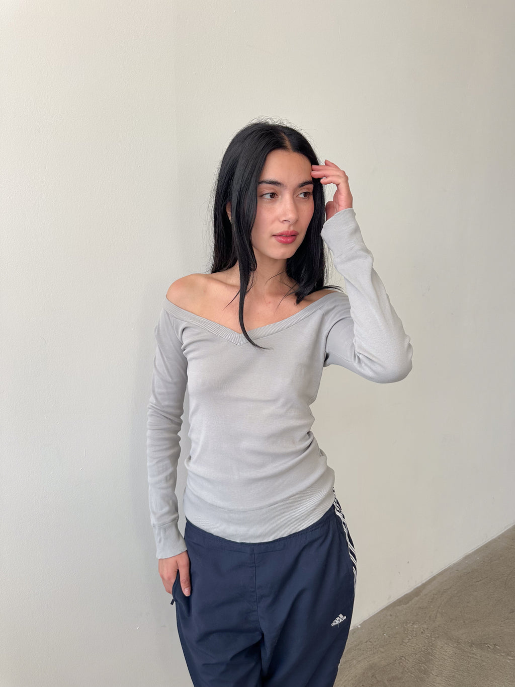 off shoulder long sleeve / size s