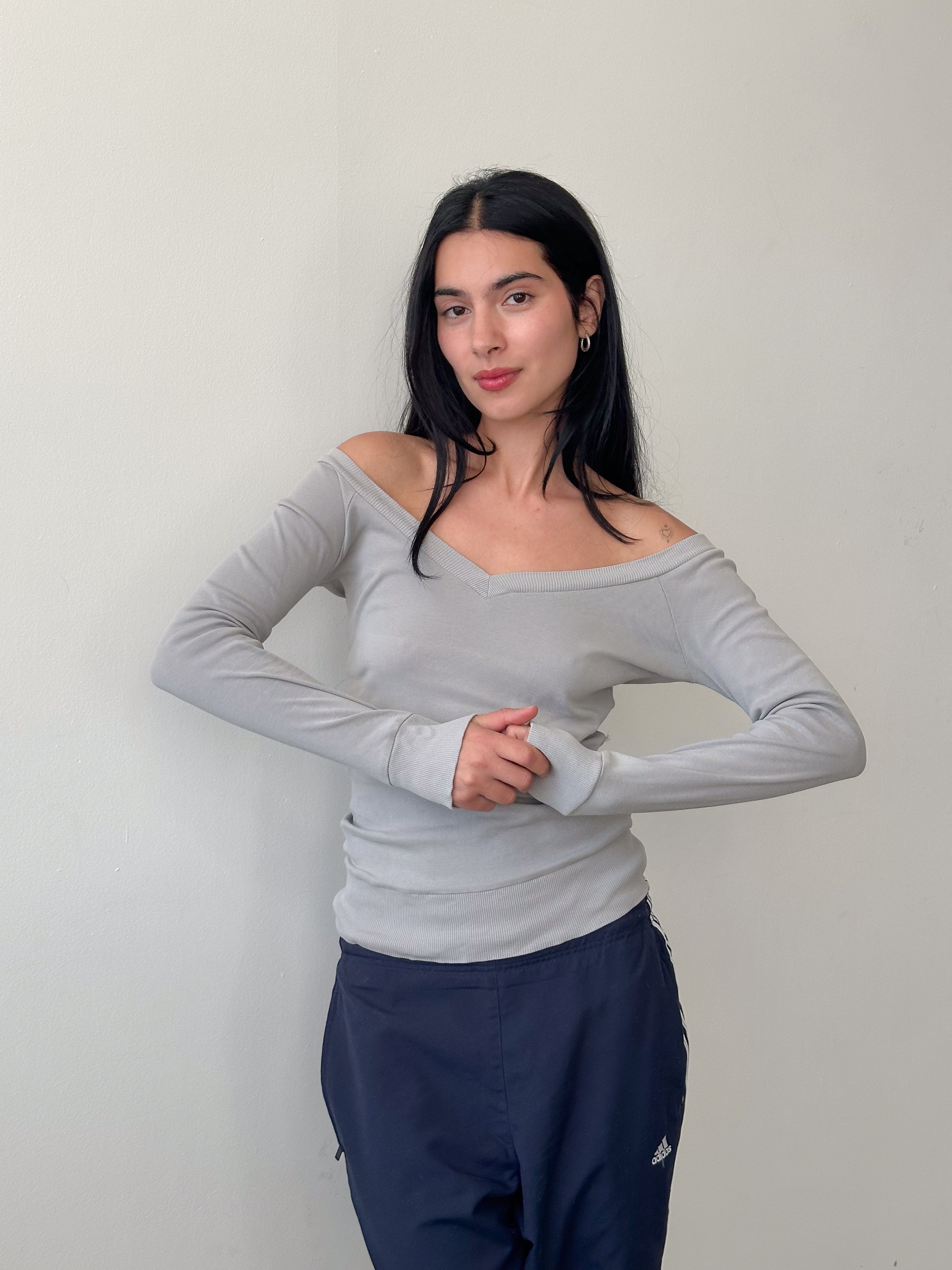 off shoulder long sleeve / size s