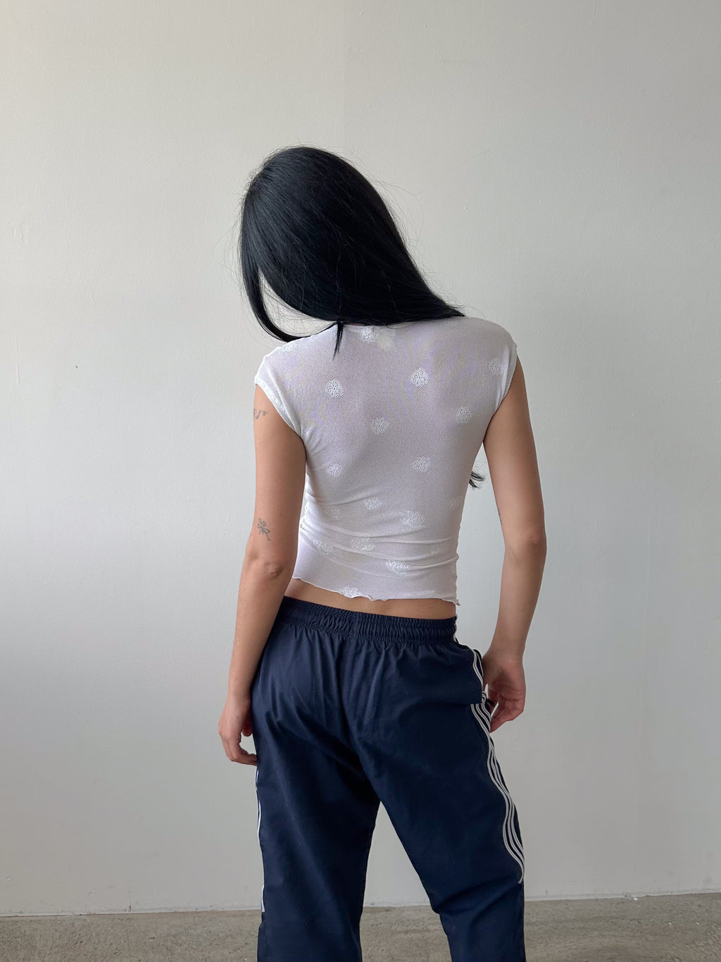 lace tee / size xs