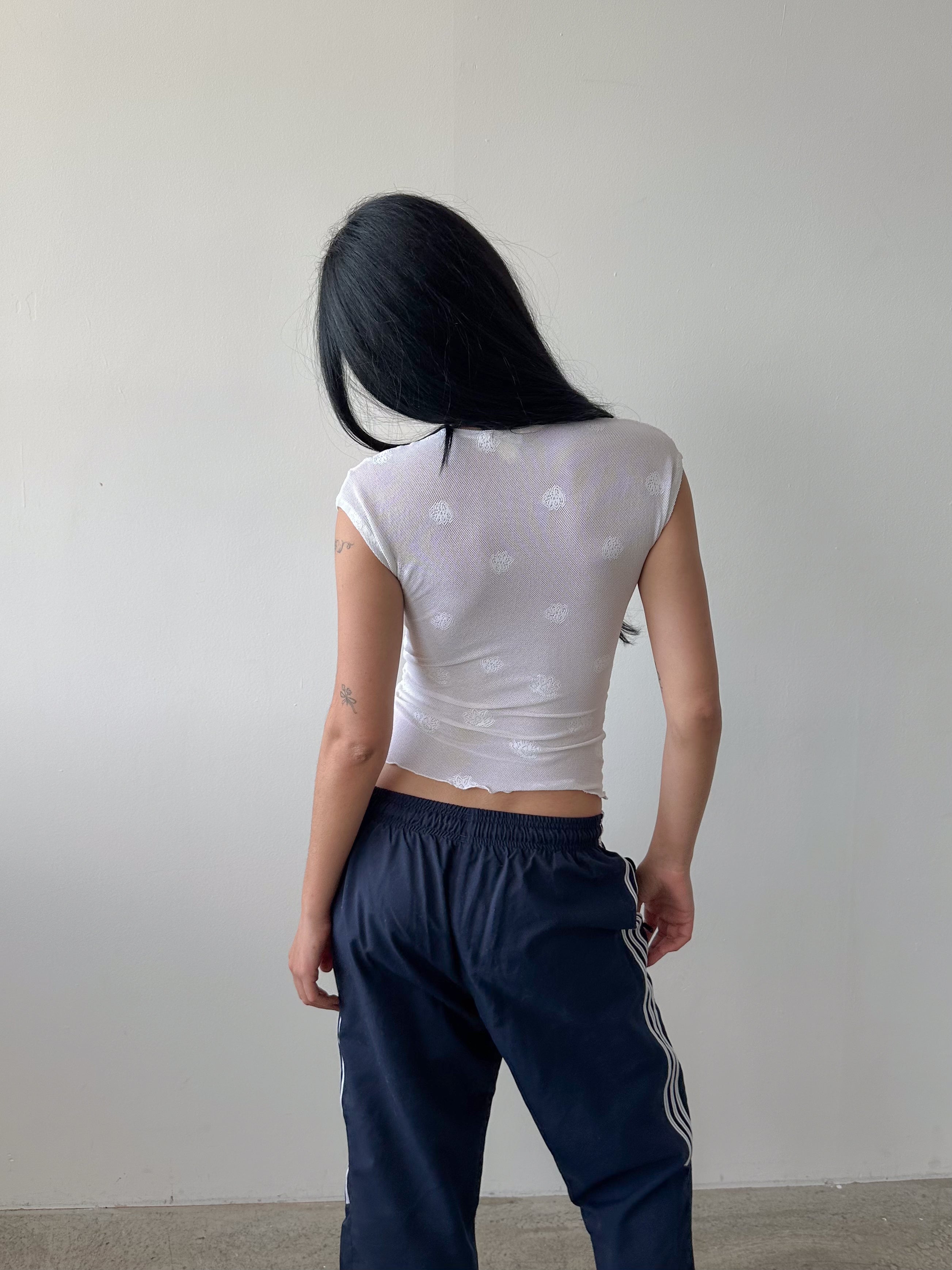 lace tee / size xs