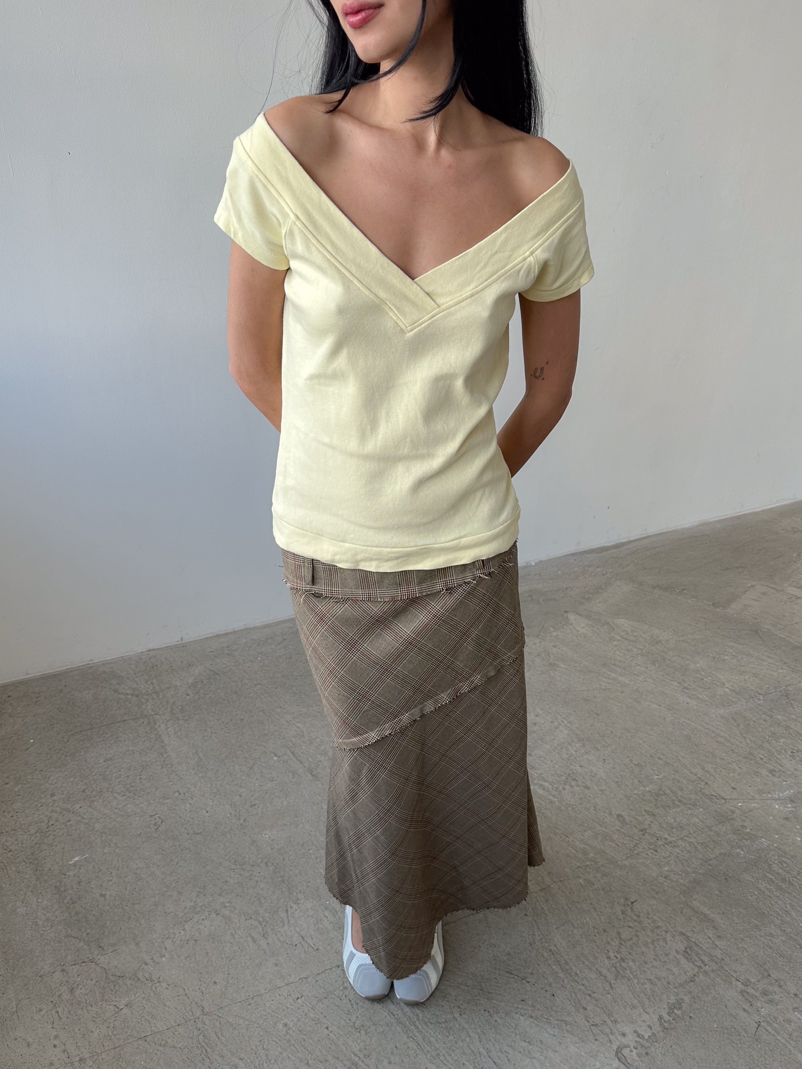 off shoulder tee / size m