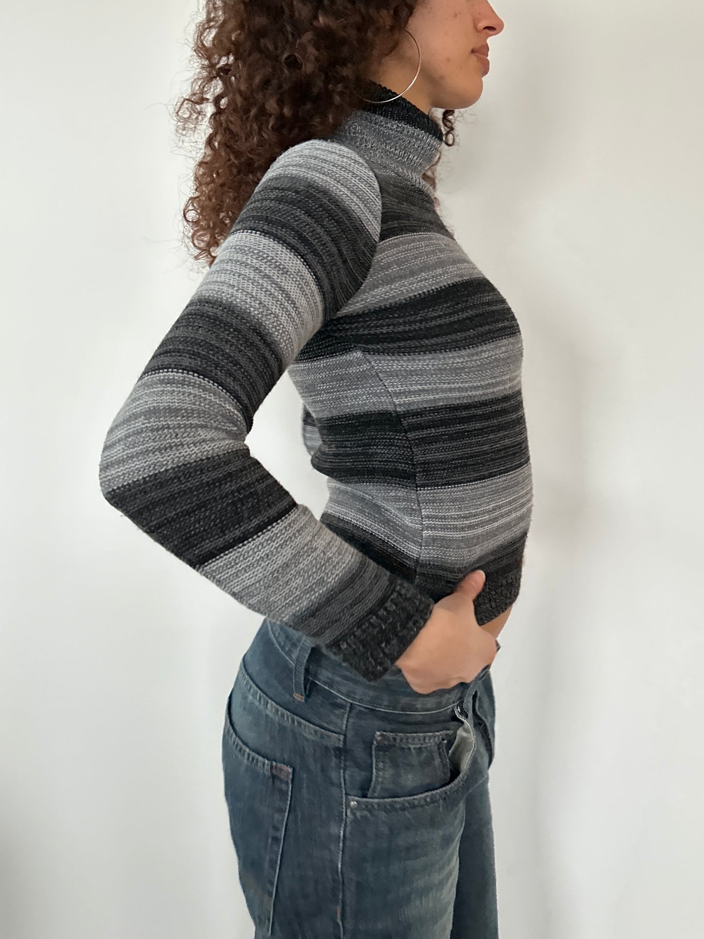 STRIPED ROLL NECK KNIT ◦ SIZE XS