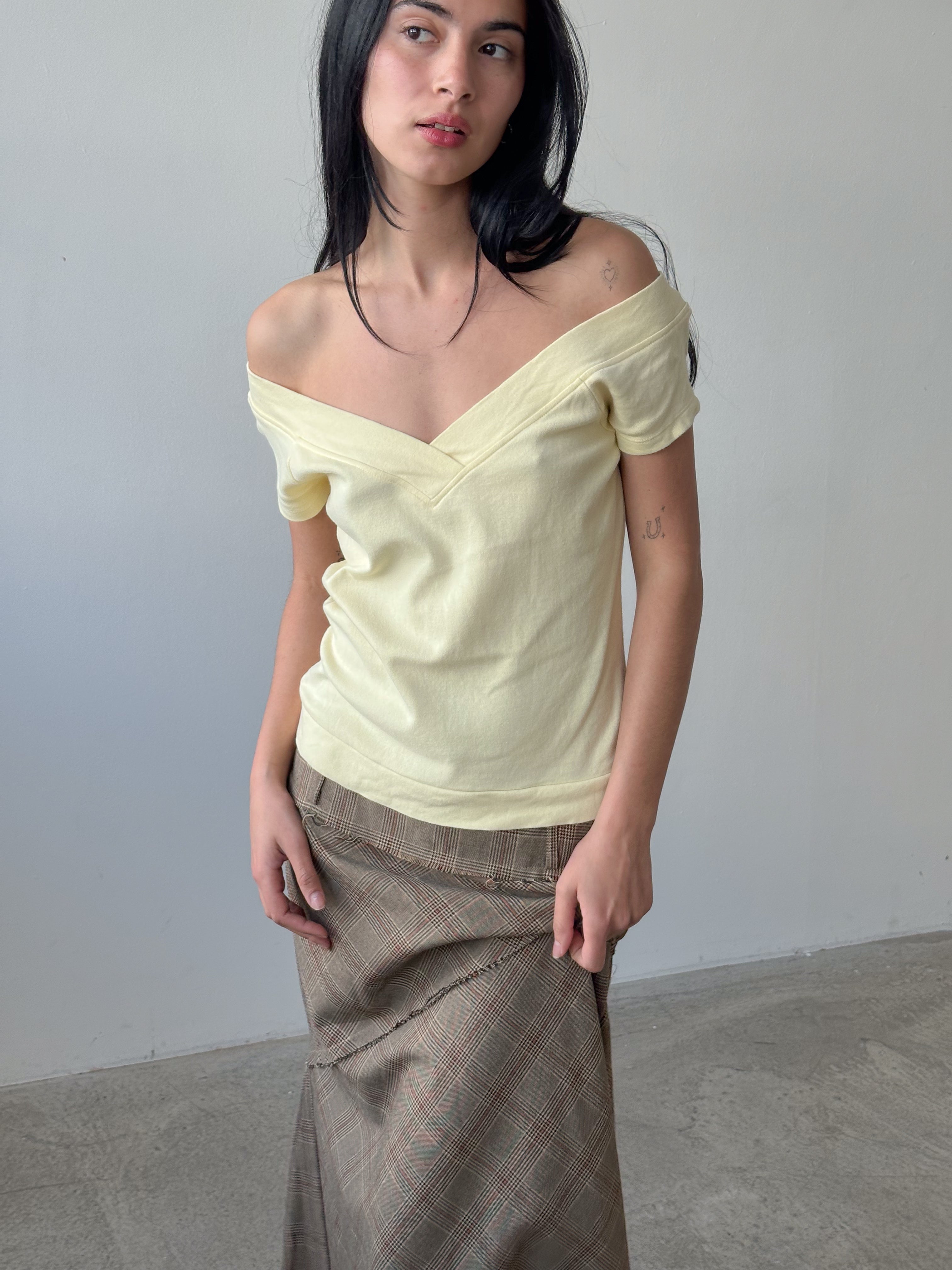 off shoulder tee / size m