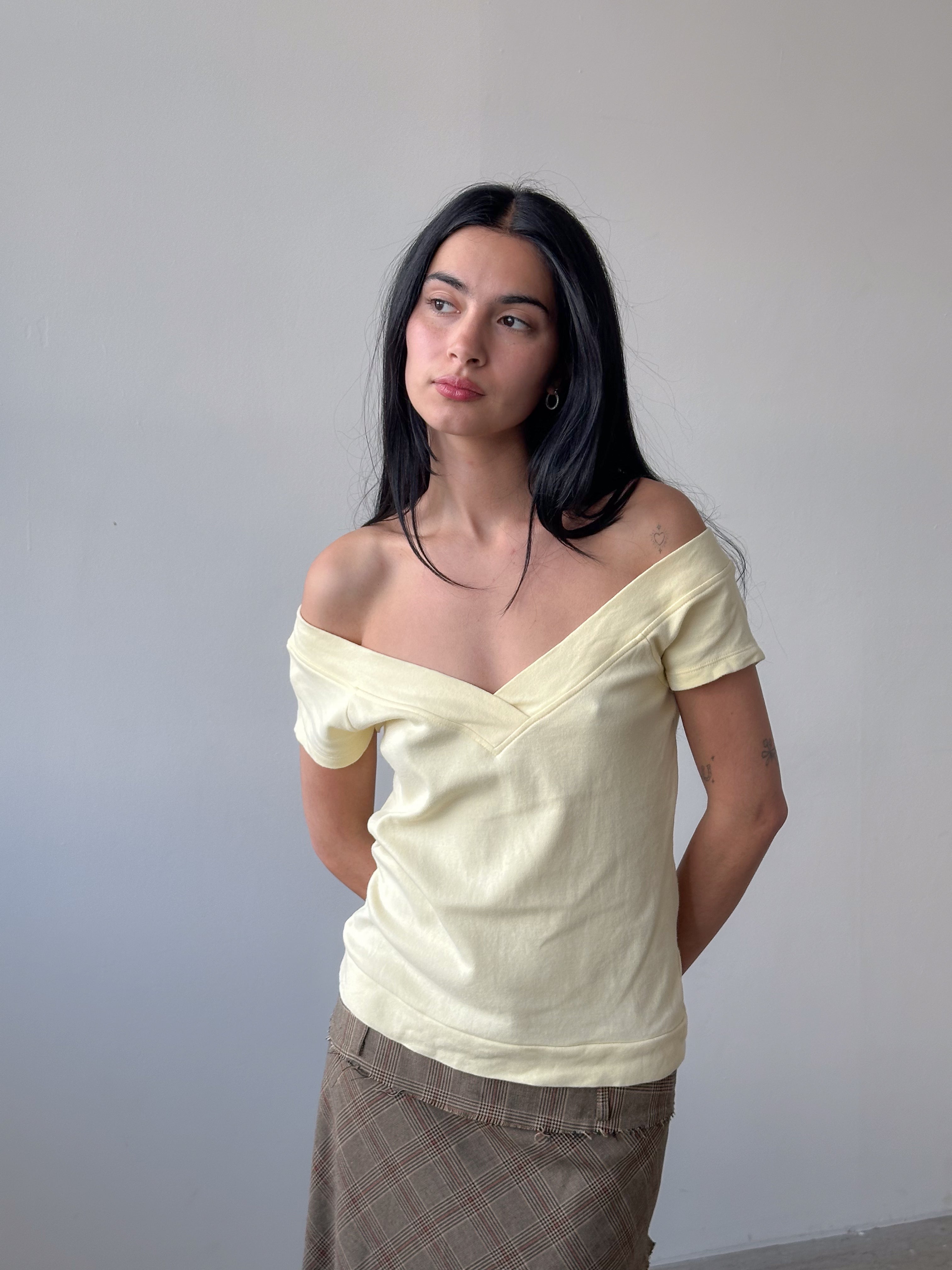 off shoulder tee / size m