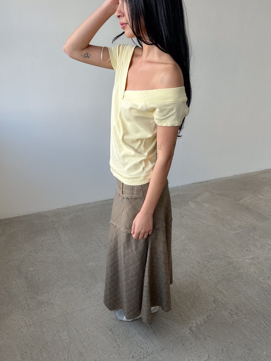 off shoulder tee / size m