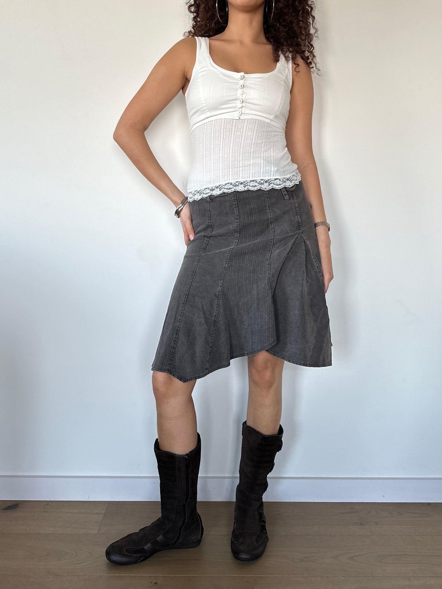 ASYMMETRIC SKIRT ◦ SIZE XS/S