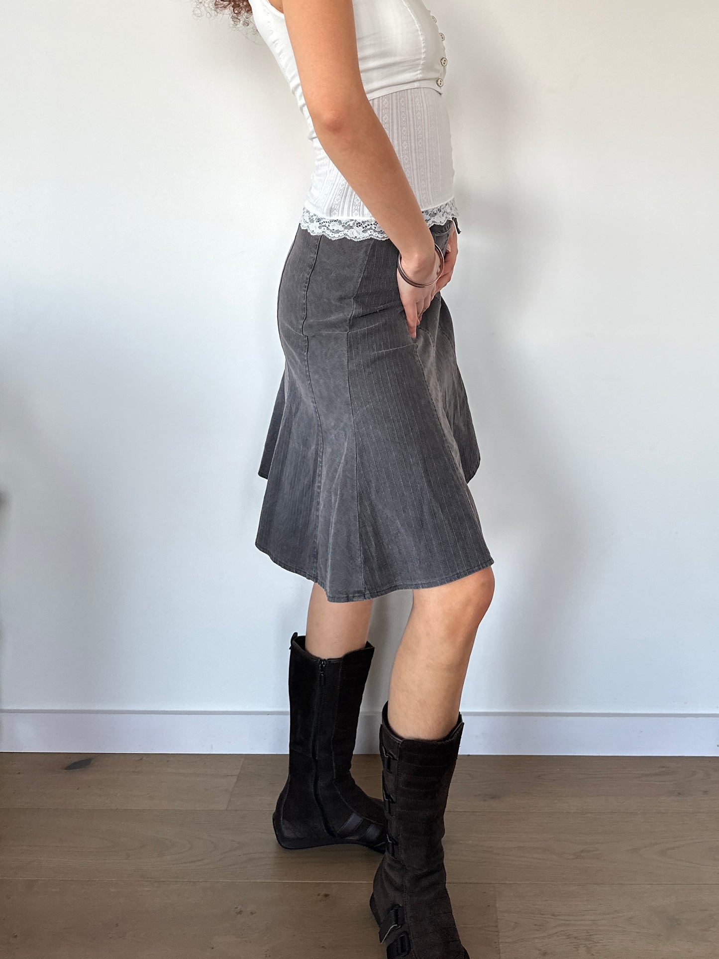 ASYMMETRIC SKIRT ◦ SIZE XS/S