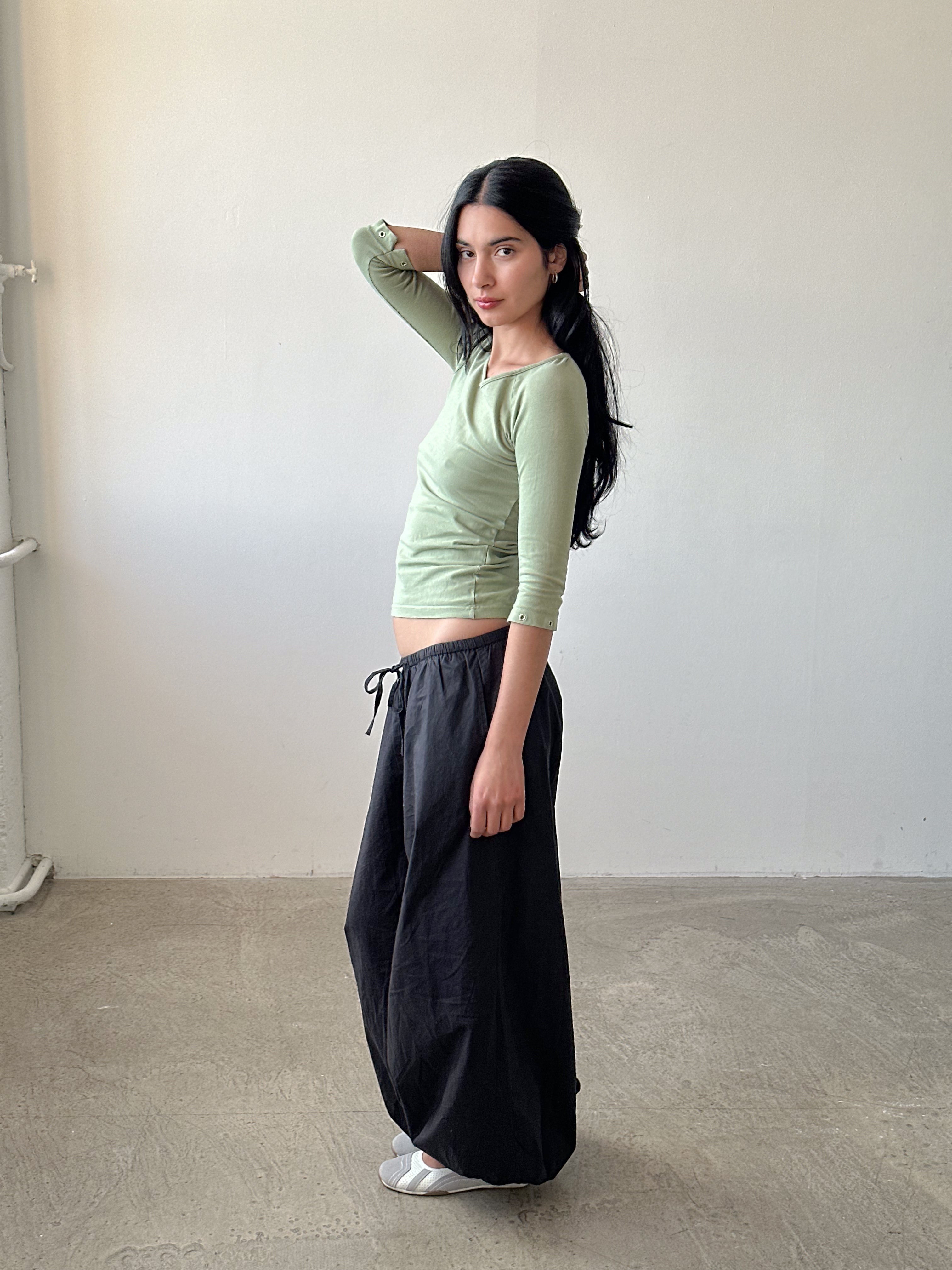 3/4 sleeve studded top / size xs-s