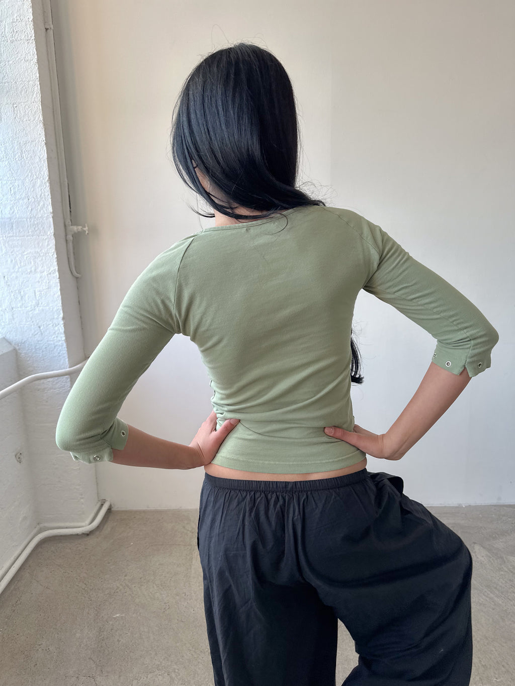 3/4 sleeve studded top / size xs-s