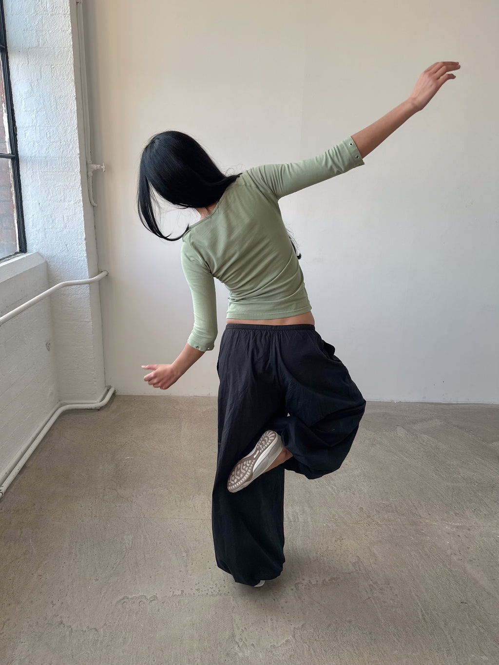 3/4 sleeve studded top / size xs-s