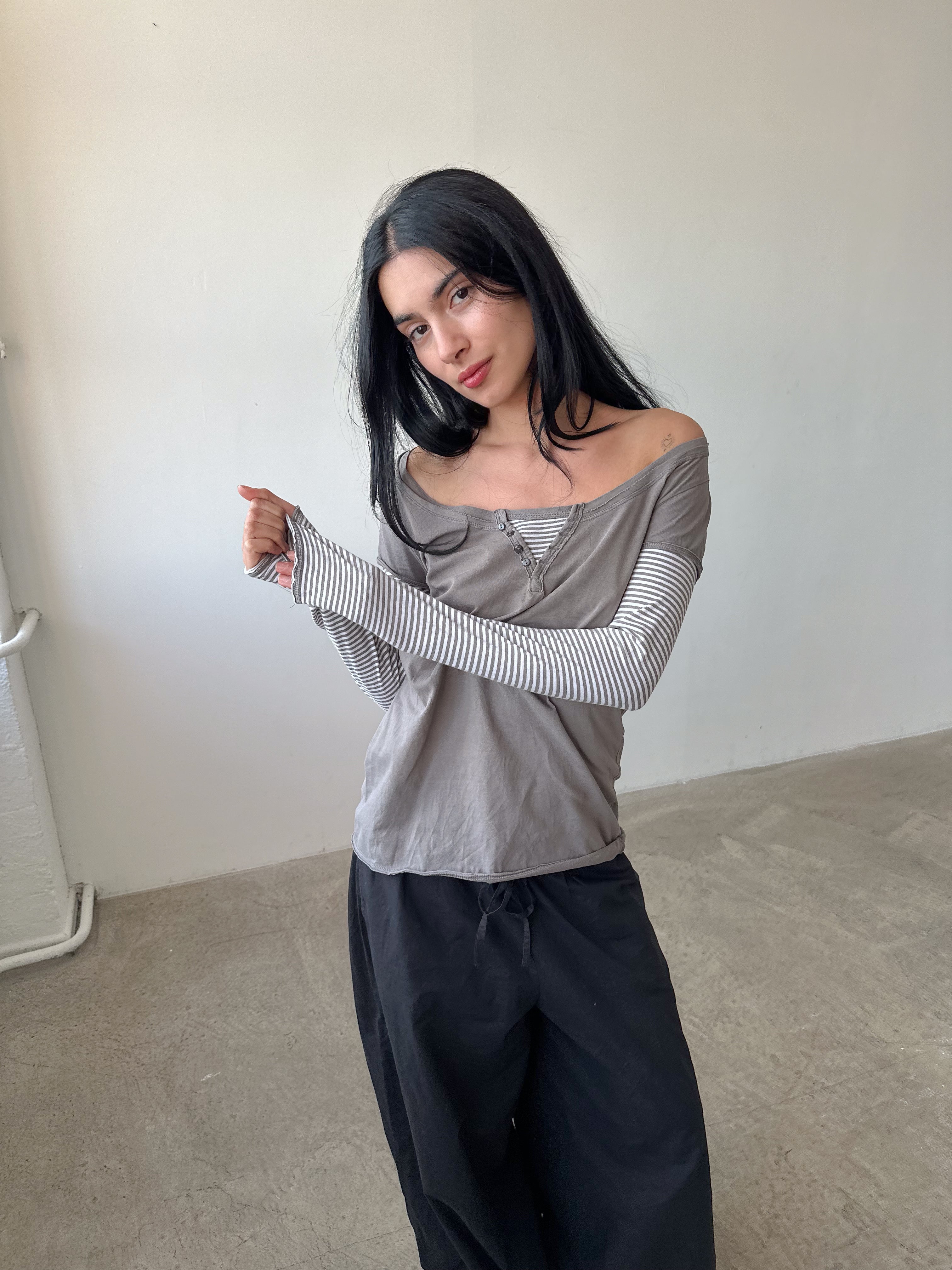 off shoulder slouch long sleeve / size s-m