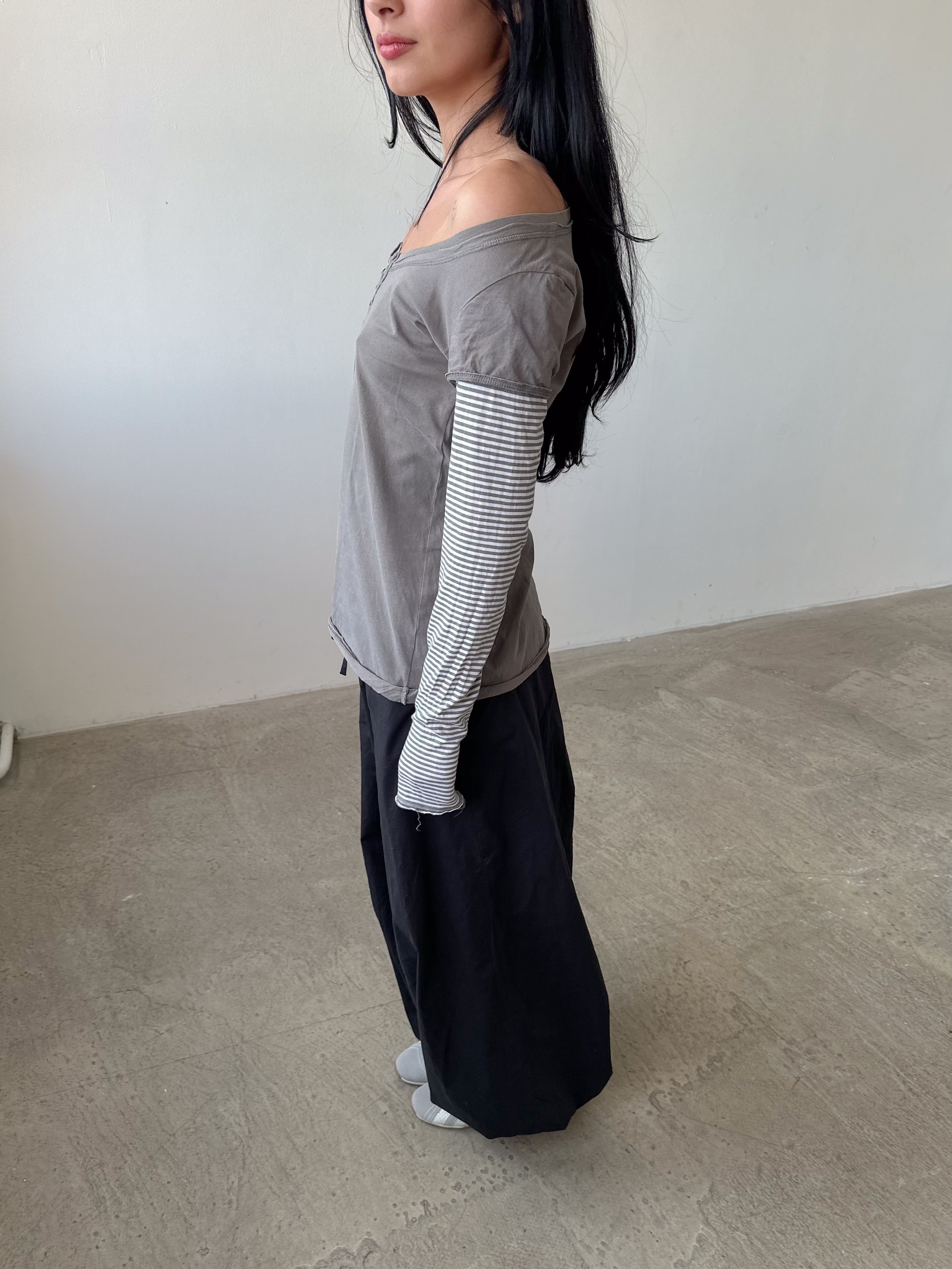 off shoulder slouch long sleeve / size s-m