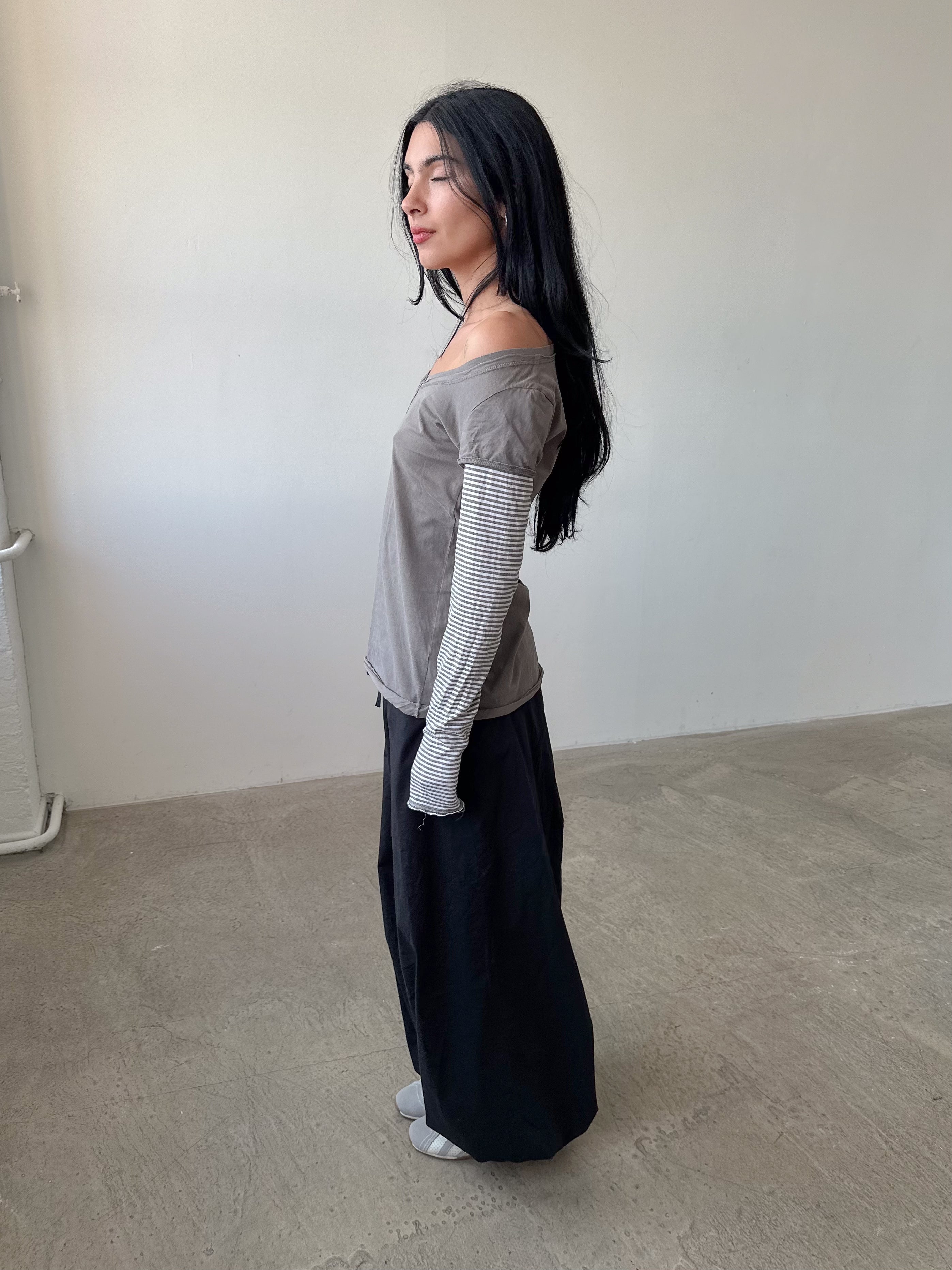 off shoulder slouch long sleeve / size s-m