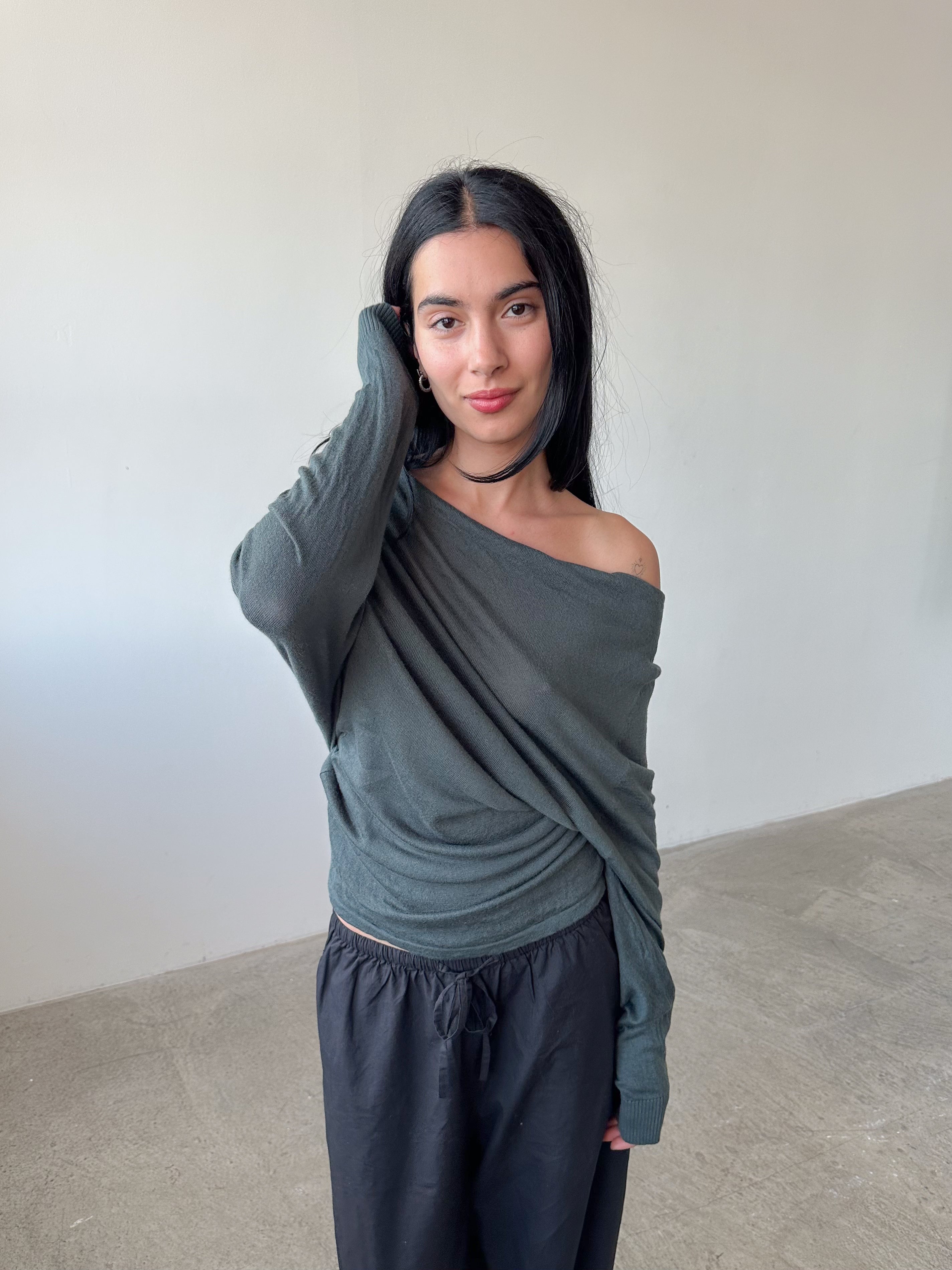 slouchy batwing jumper / size s