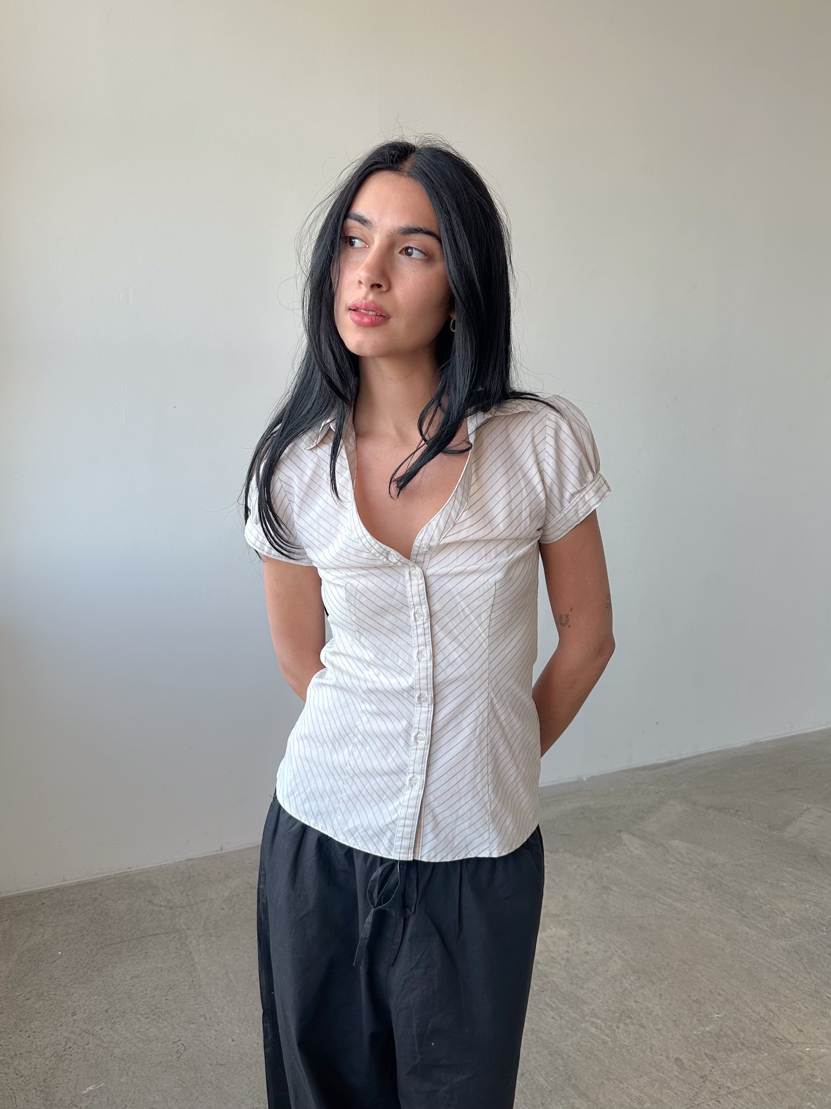 button up shirt / size xs-s