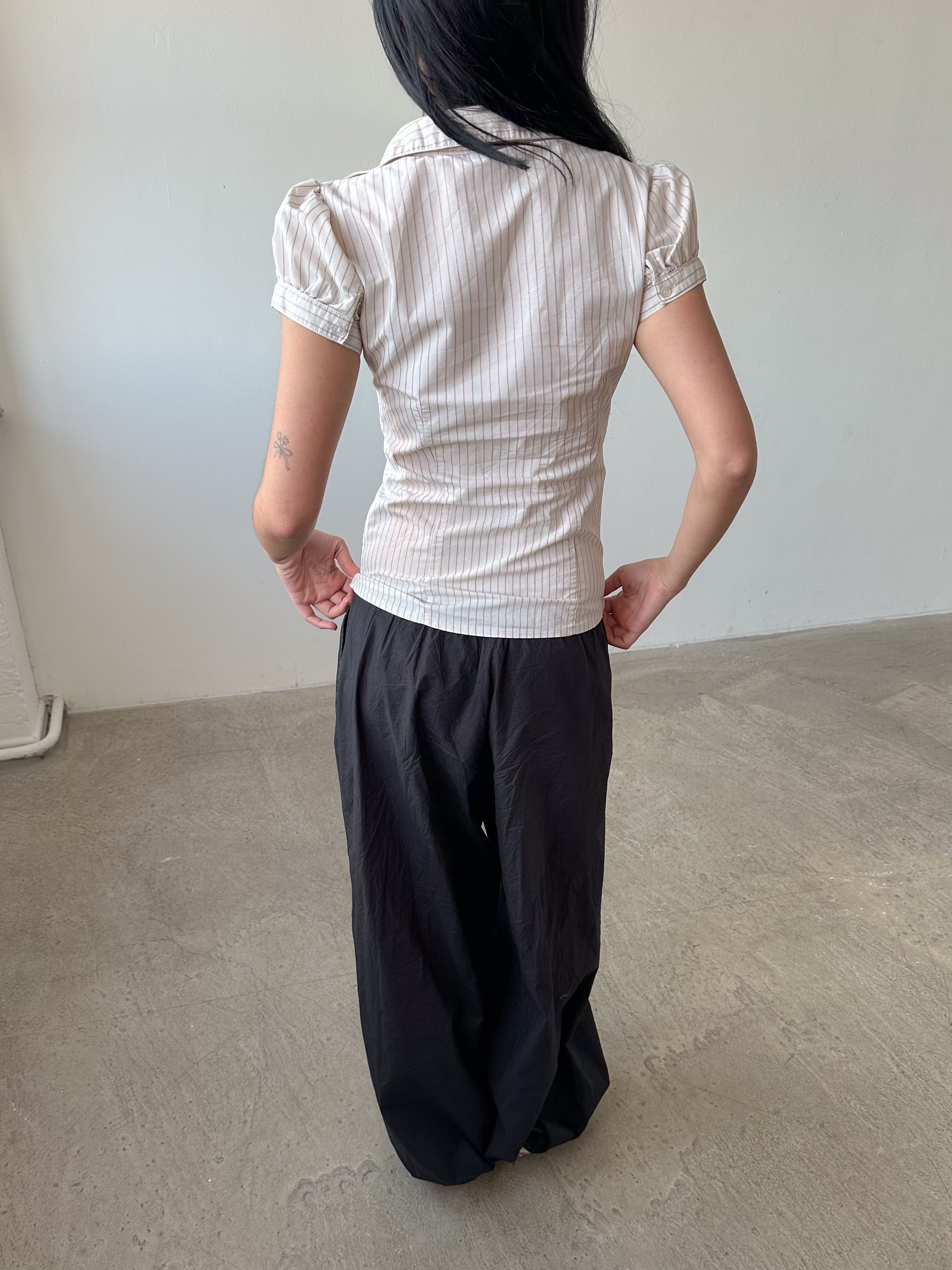 button up shirt / size xs-s