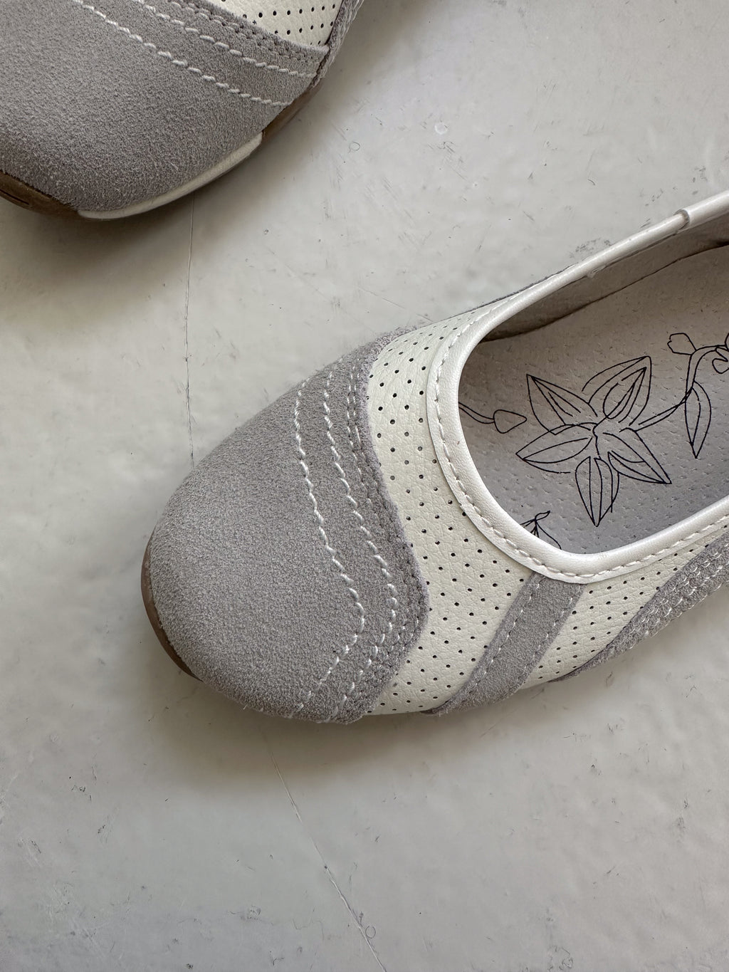 sporty ballet flats / uk size 5