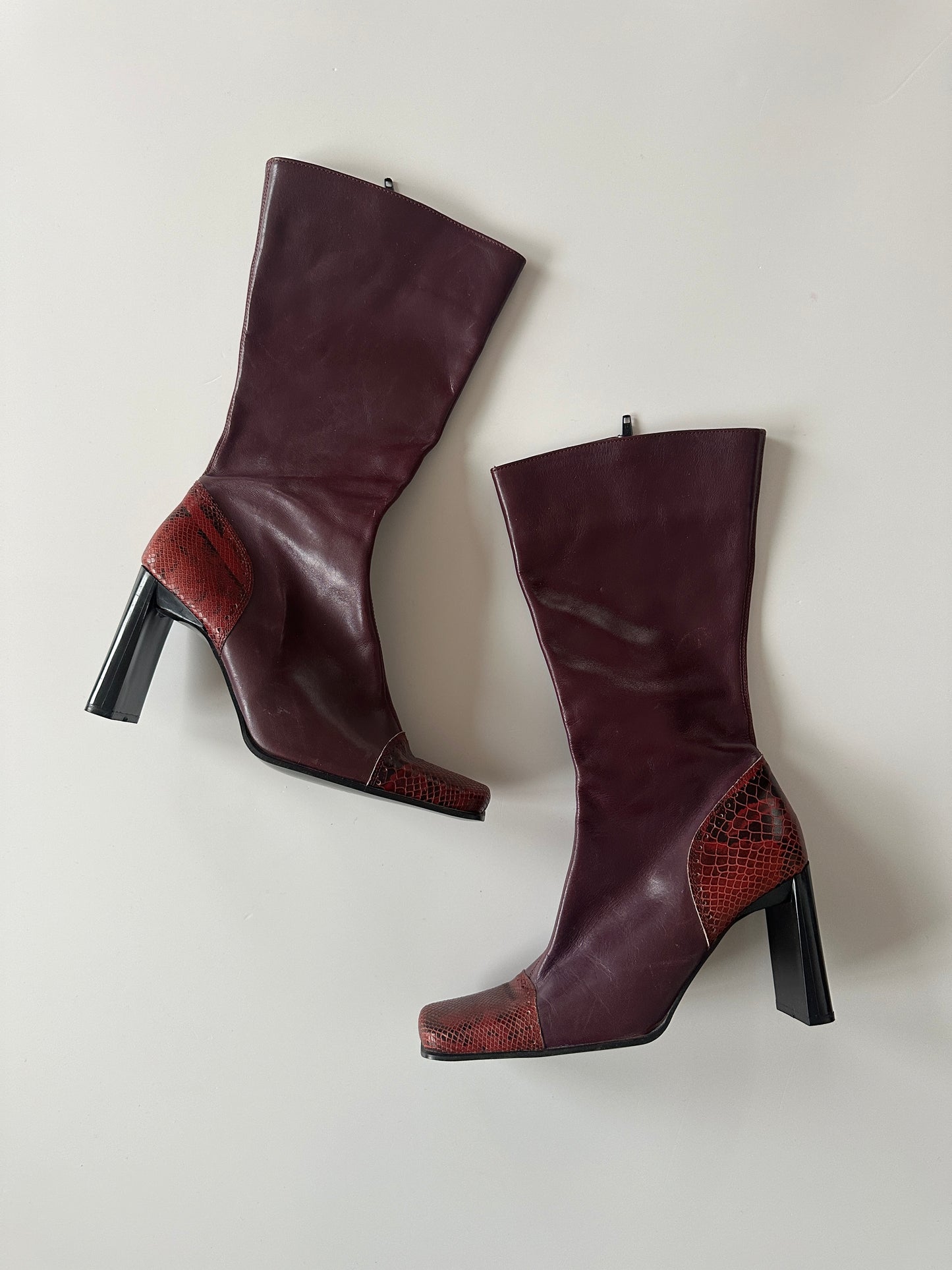 SQUARE TOE HEELED BOOTS ◦ UK SIZE 5