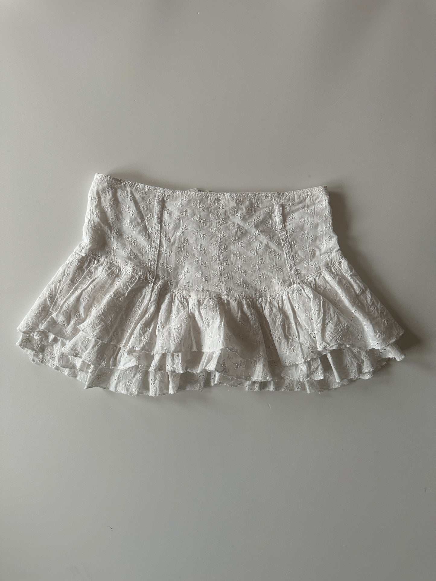 BRODERIE ANGLAISE RUFFLE SKIRT ◦ SIZE S/M