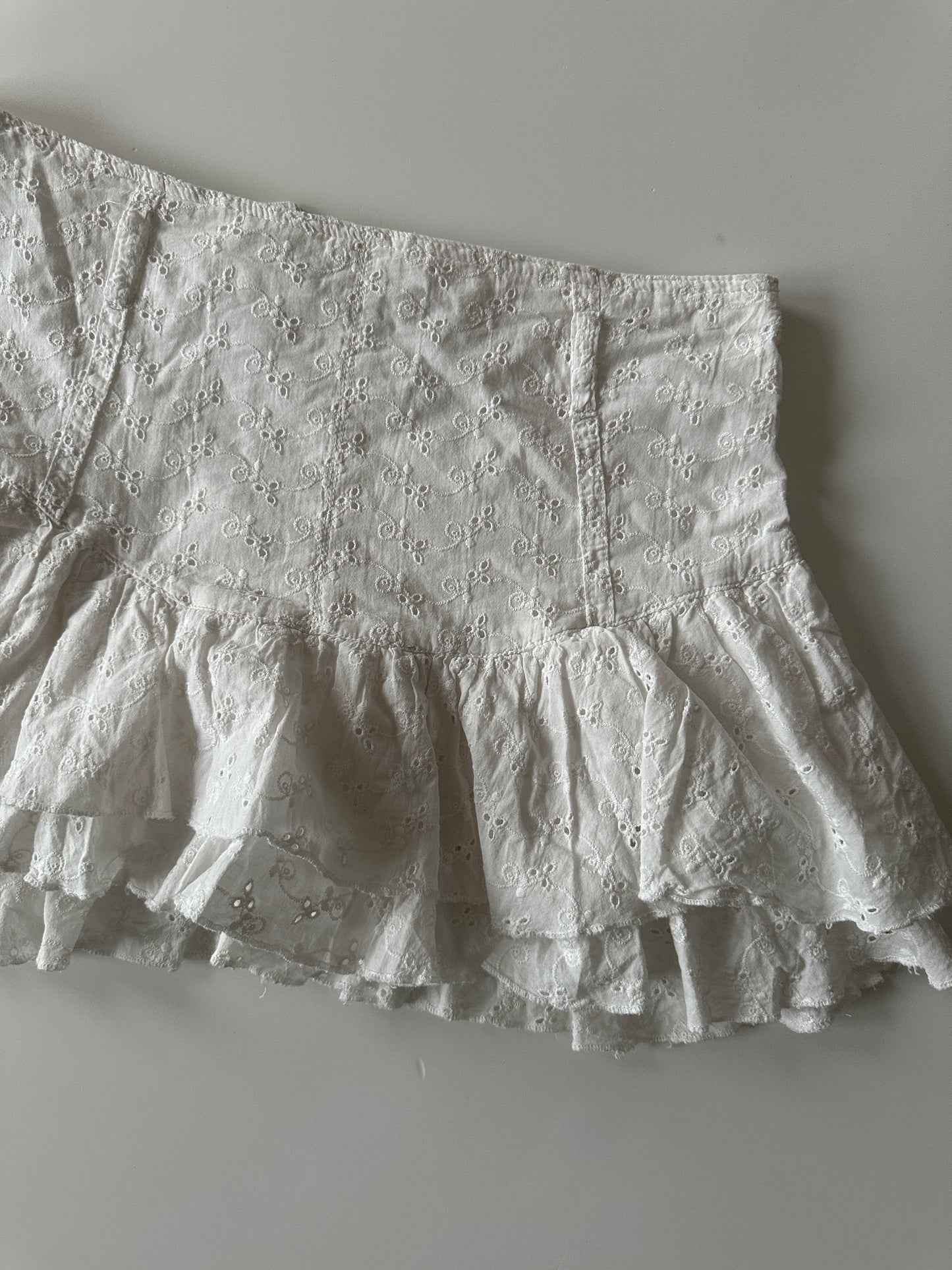 BRODERIE ANGLAISE RUFFLE SKIRT ◦ SIZE S/M