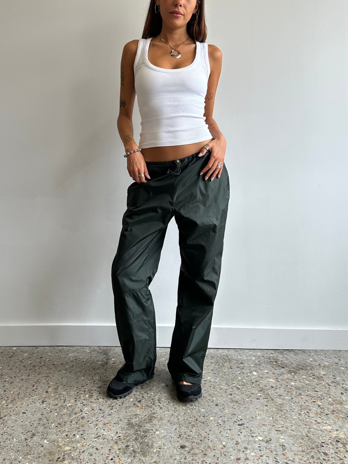low rise nylon pants ⋆ size s