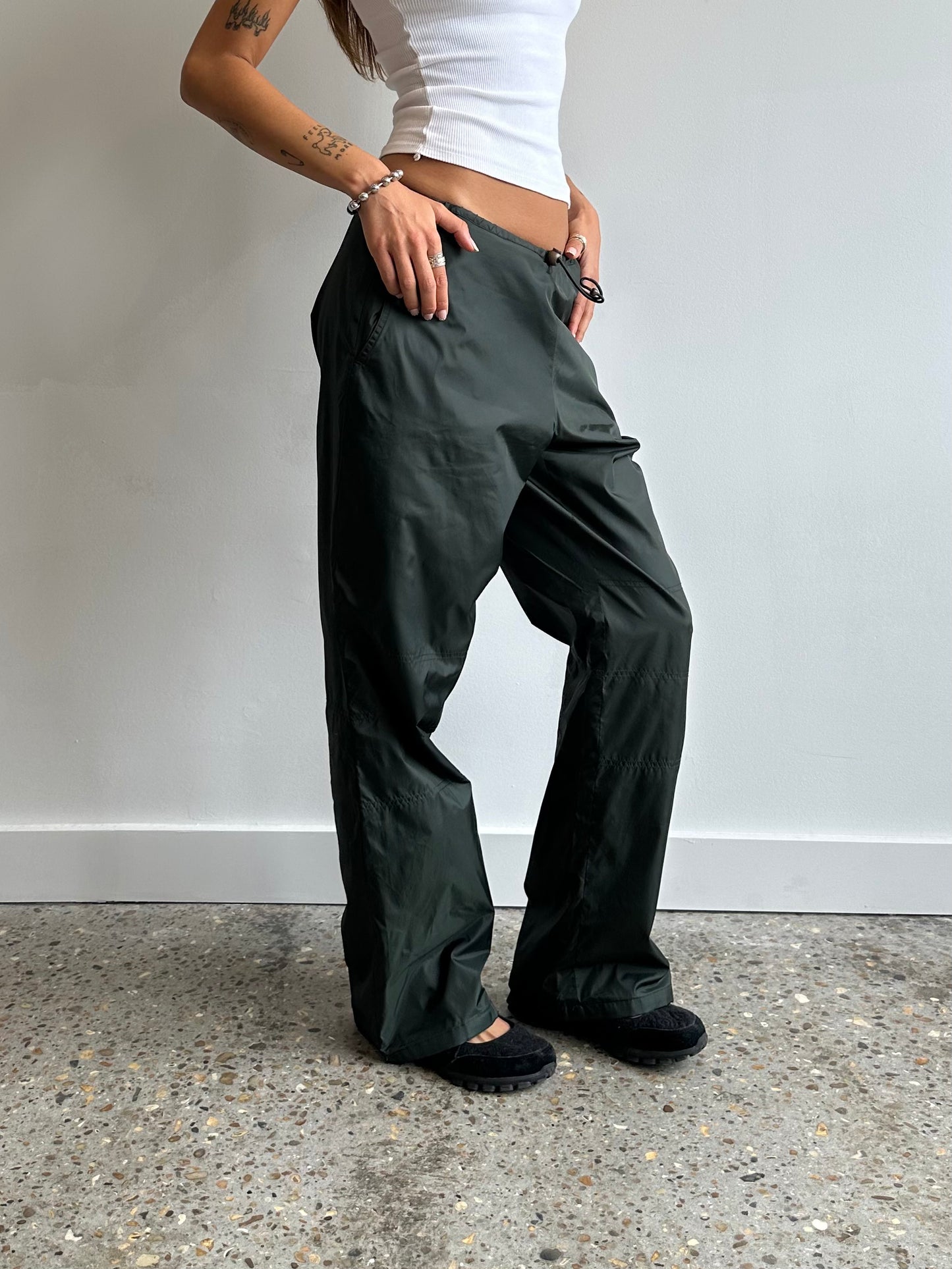 low rise nylon pants ⋆ size s