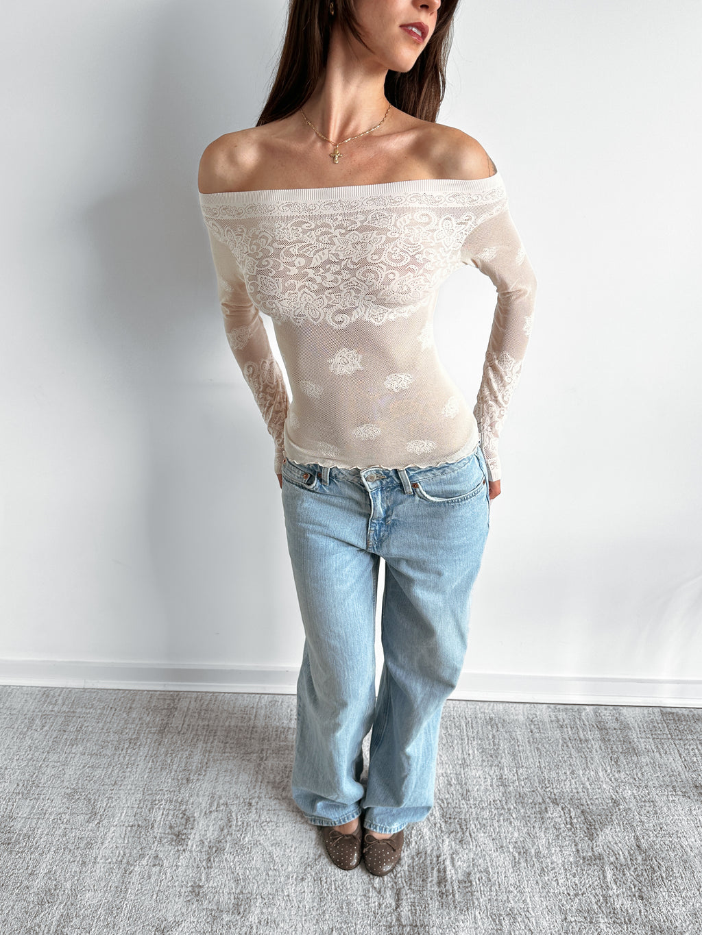 off shoulder lace top / size xs