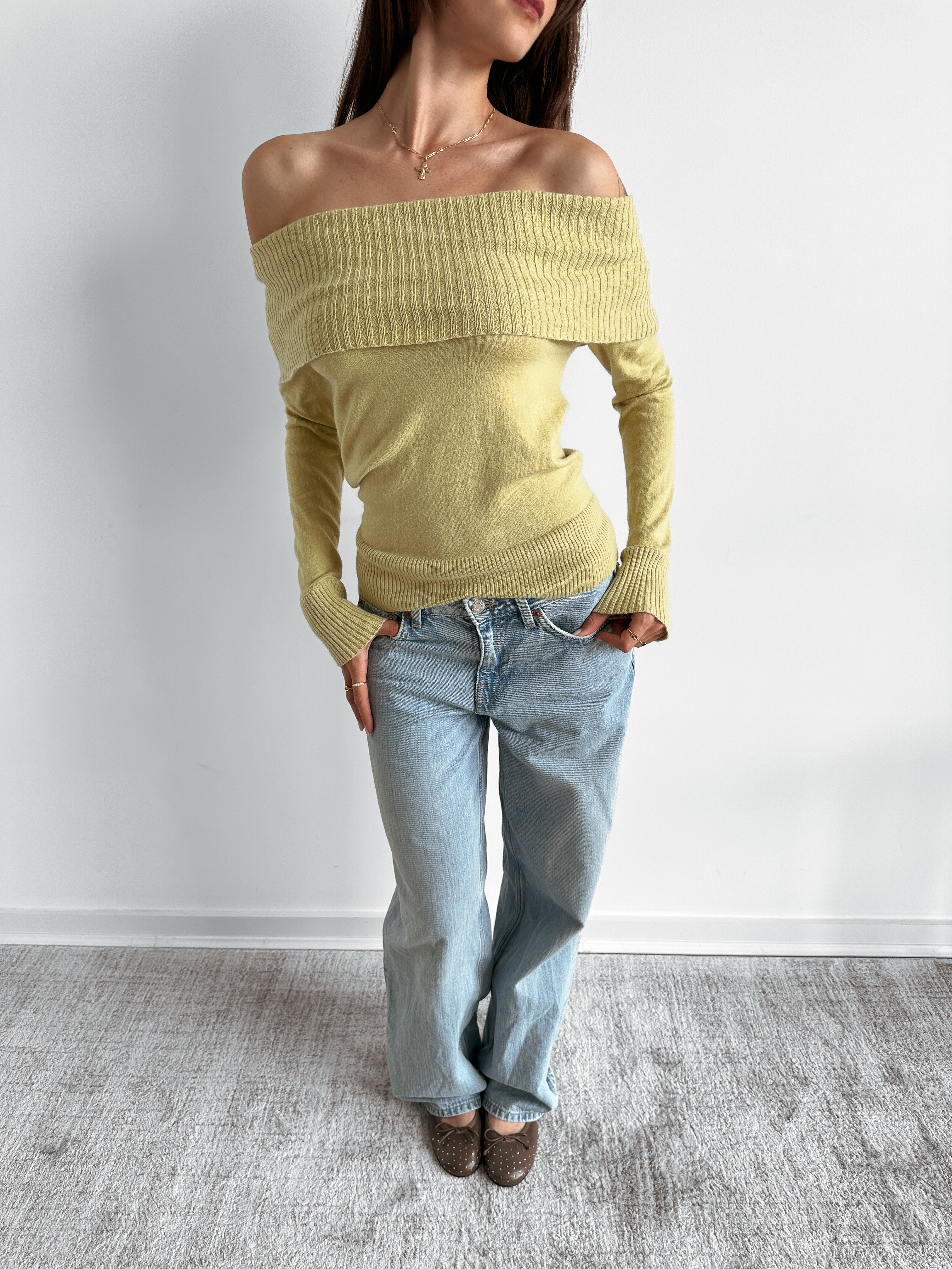 off shoulder jumper / size s