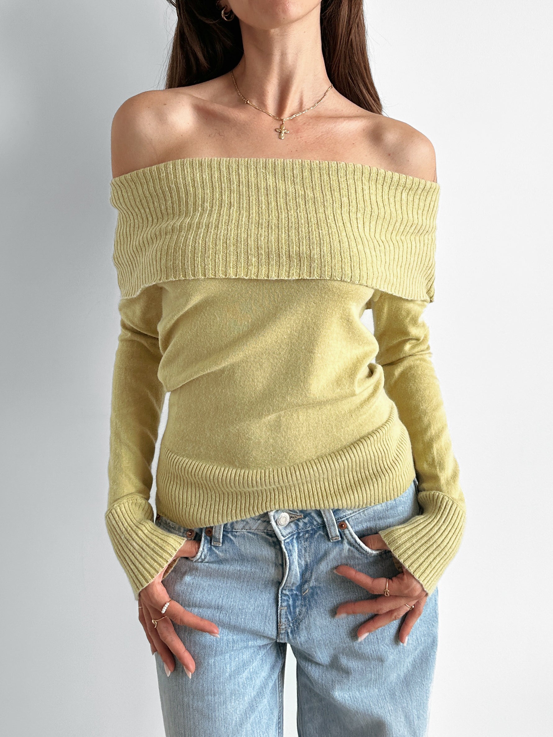 off shoulder jumper / size s