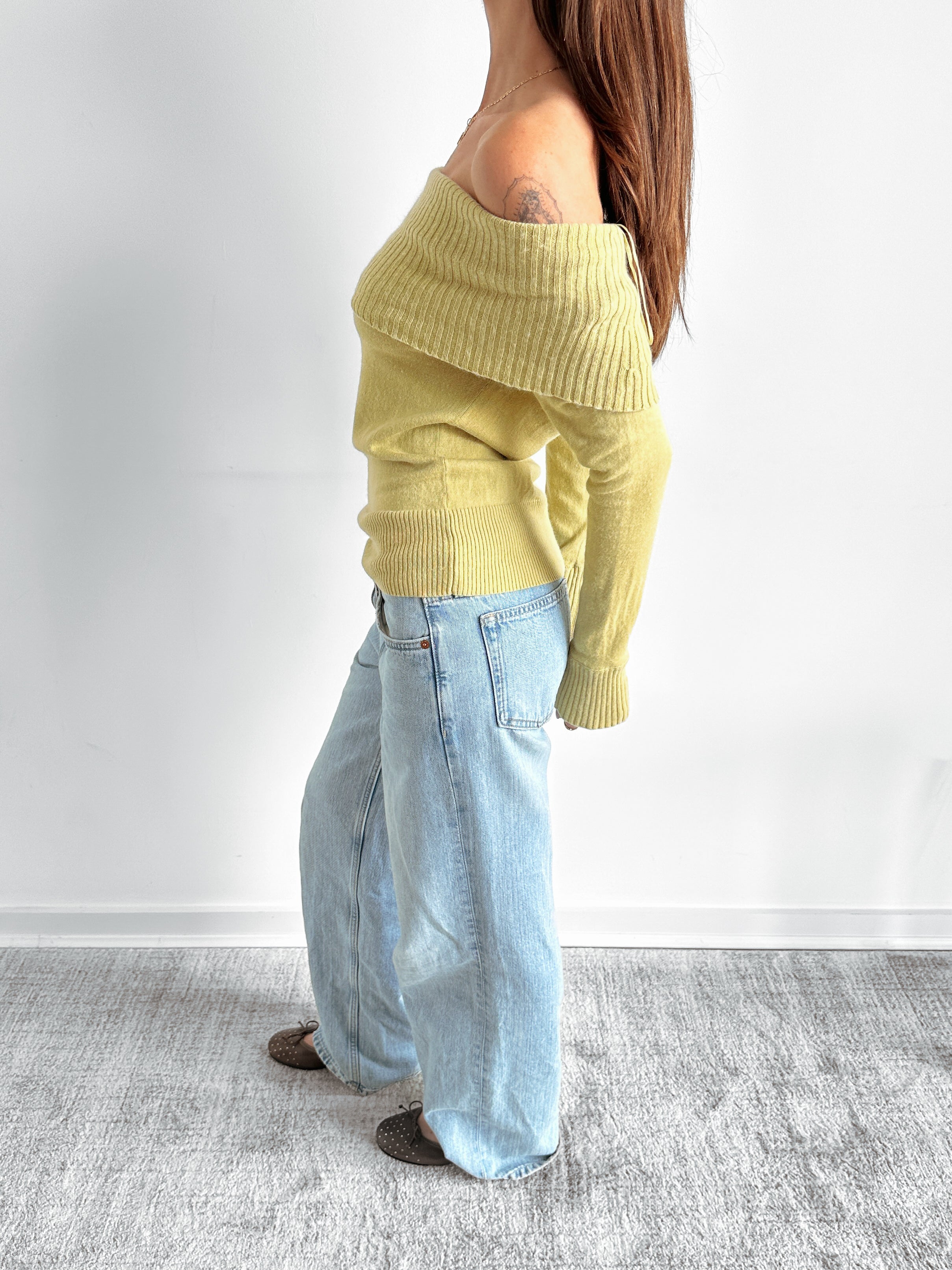 off shoulder jumper / size s