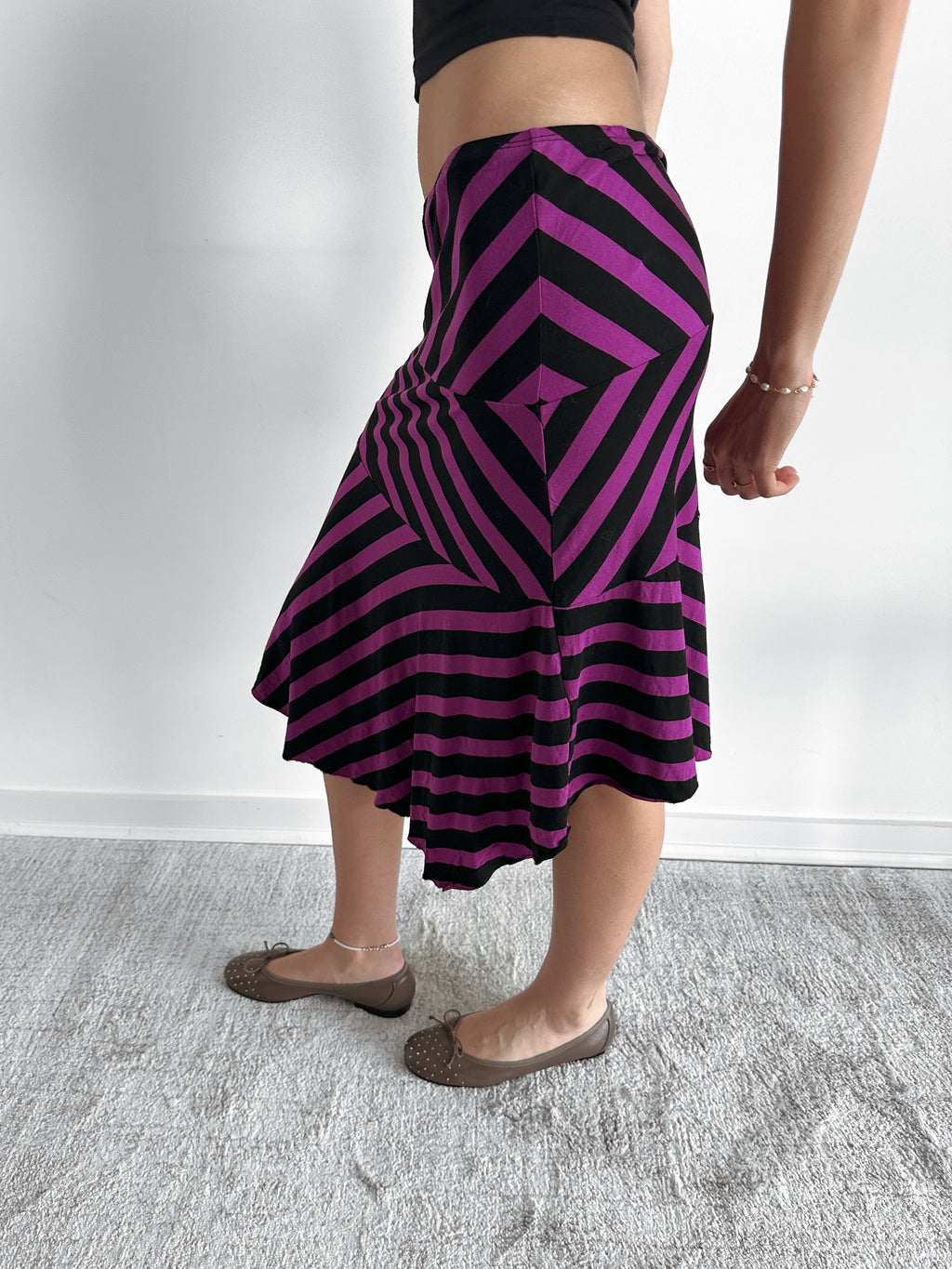 asymmetric stripe skirt / size s-m