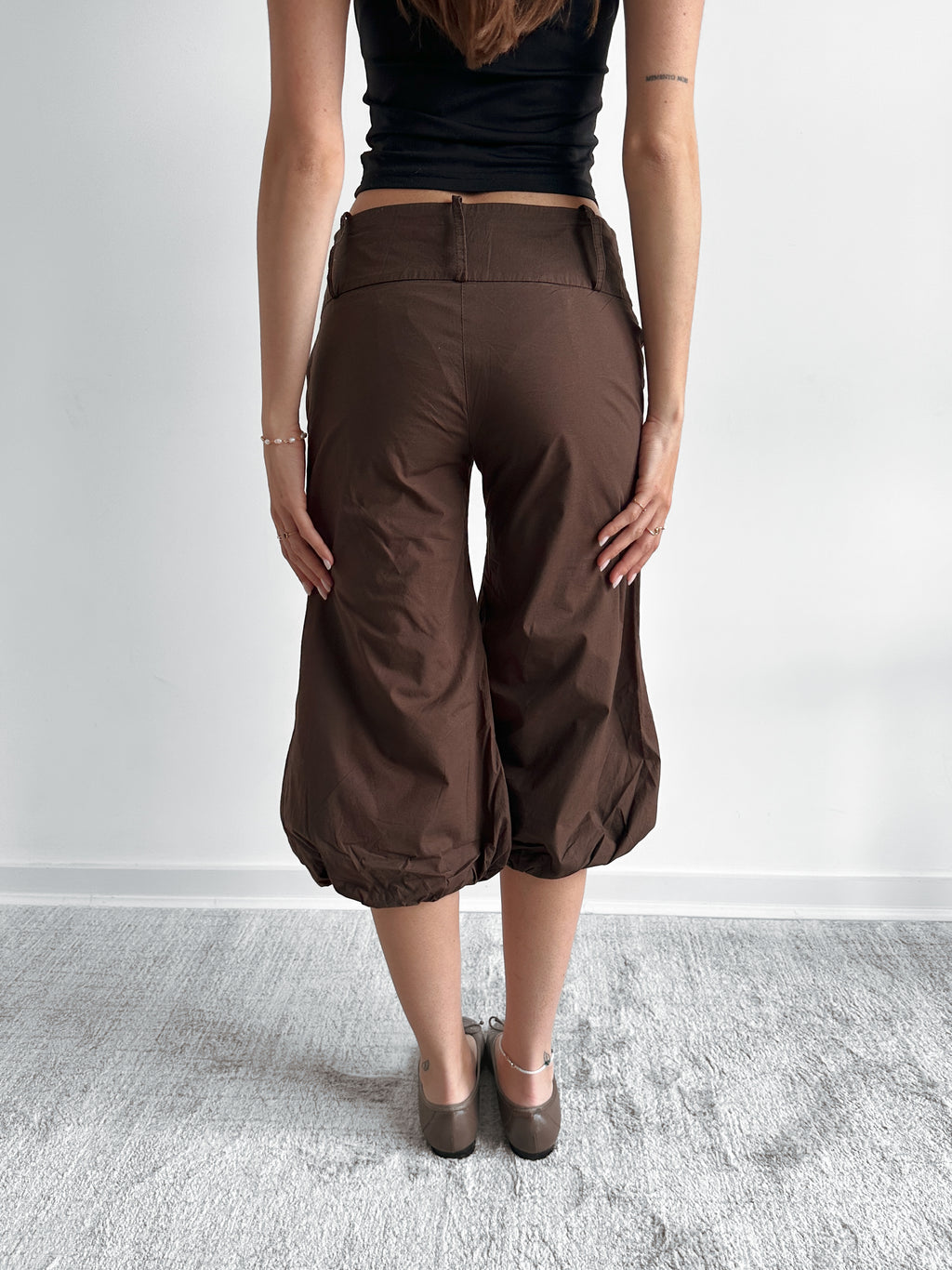 brown balloon capris / size xs