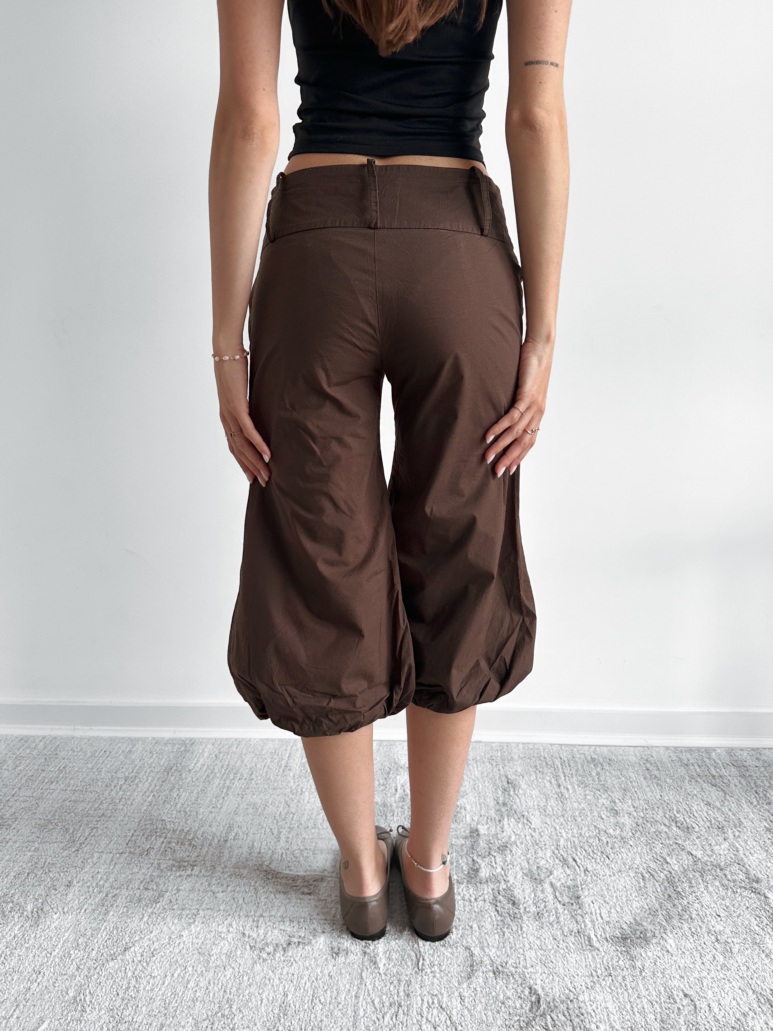 brown balloon capris / size xs
