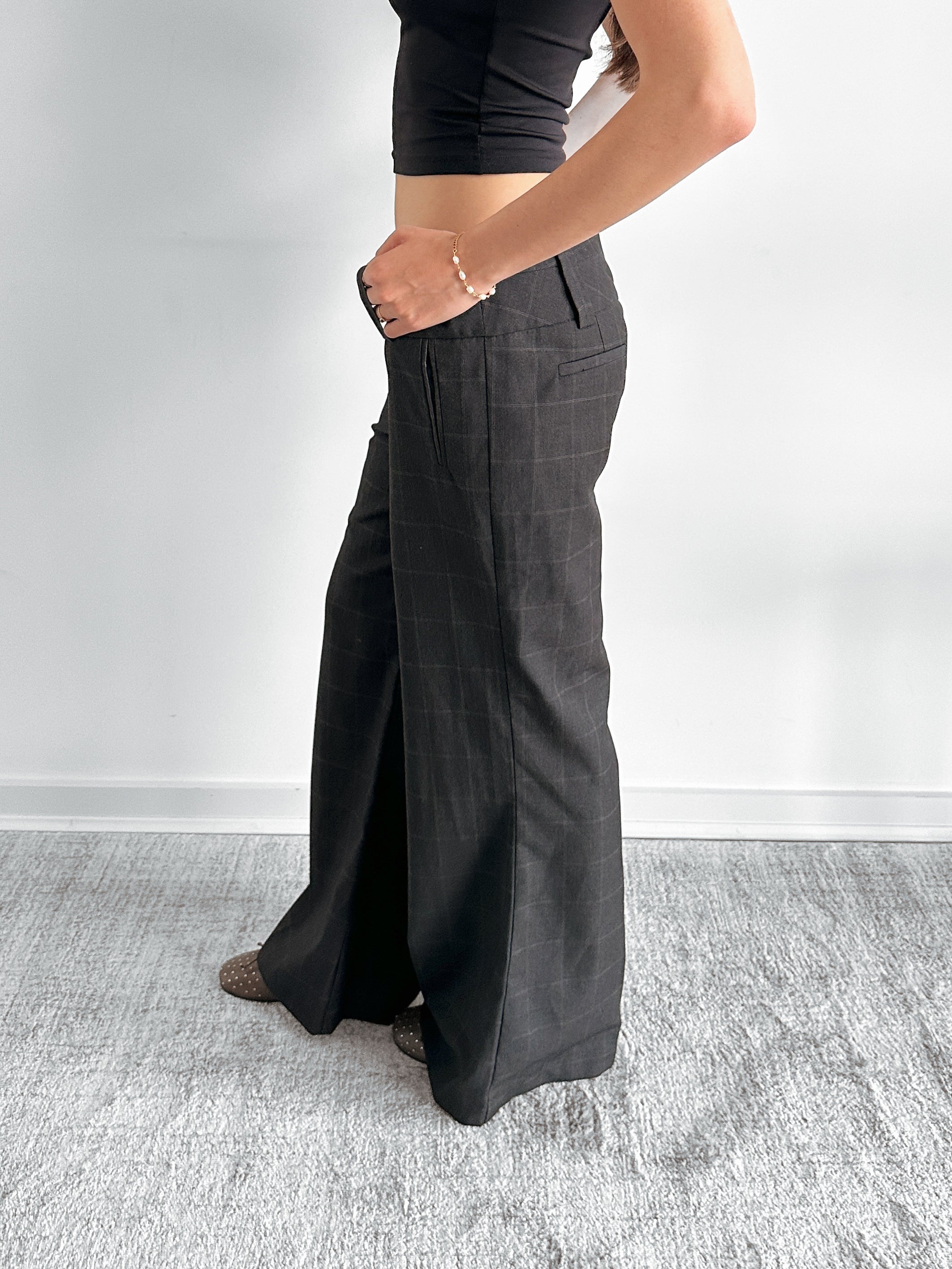 low rise pants / size m