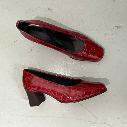 90'S RED HEELS - UK SIZE 5 | EU 38