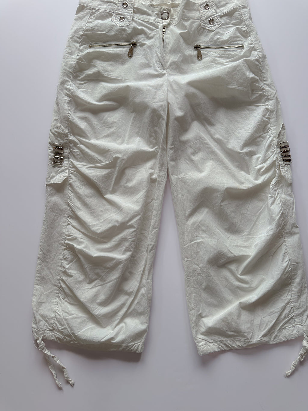 studded cargo capris / size small