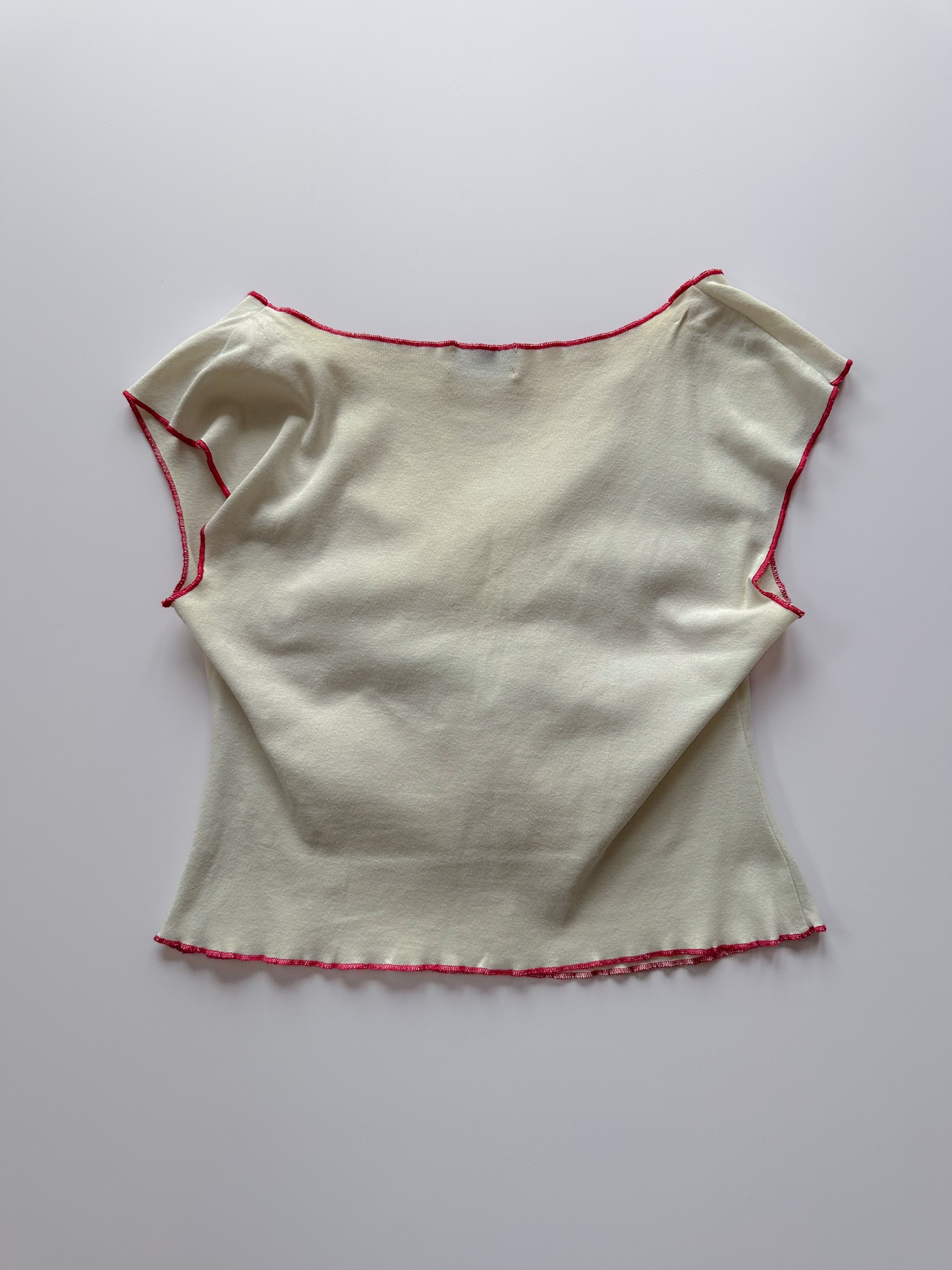 graphic off shoulder tee / size medium