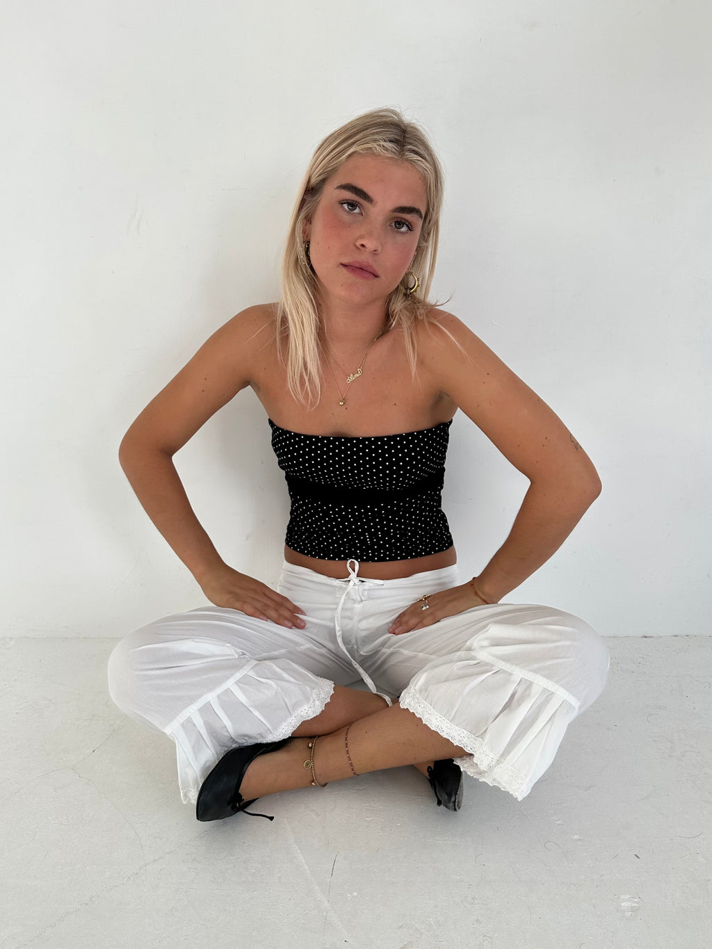 frilly capri pants — size xs/s