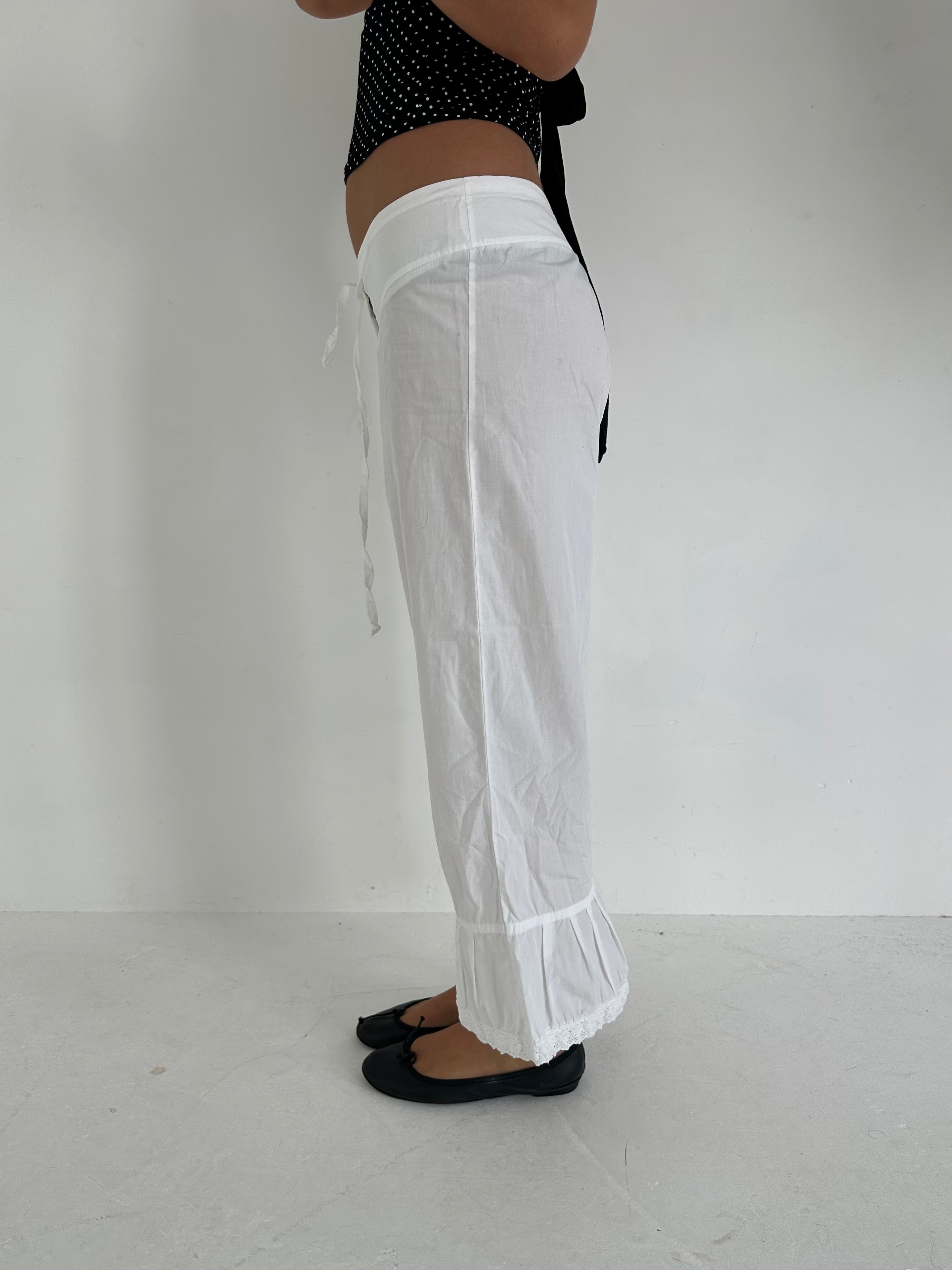 frilly capri pants — size xs/s