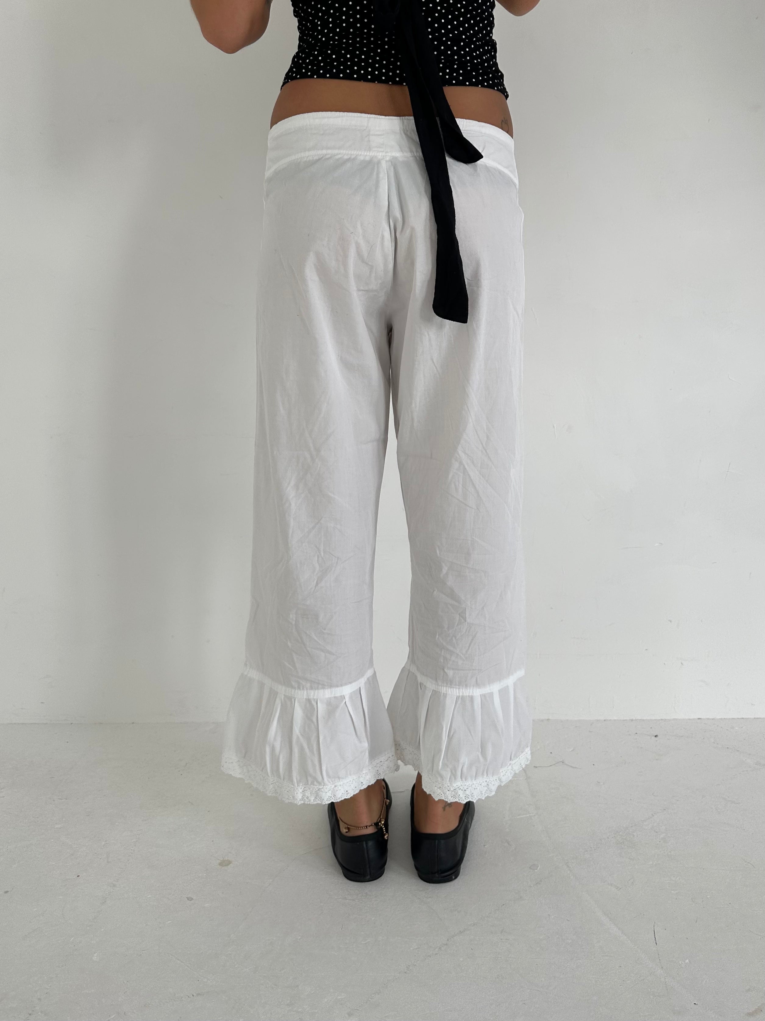 frilly capri pants — size xs/s