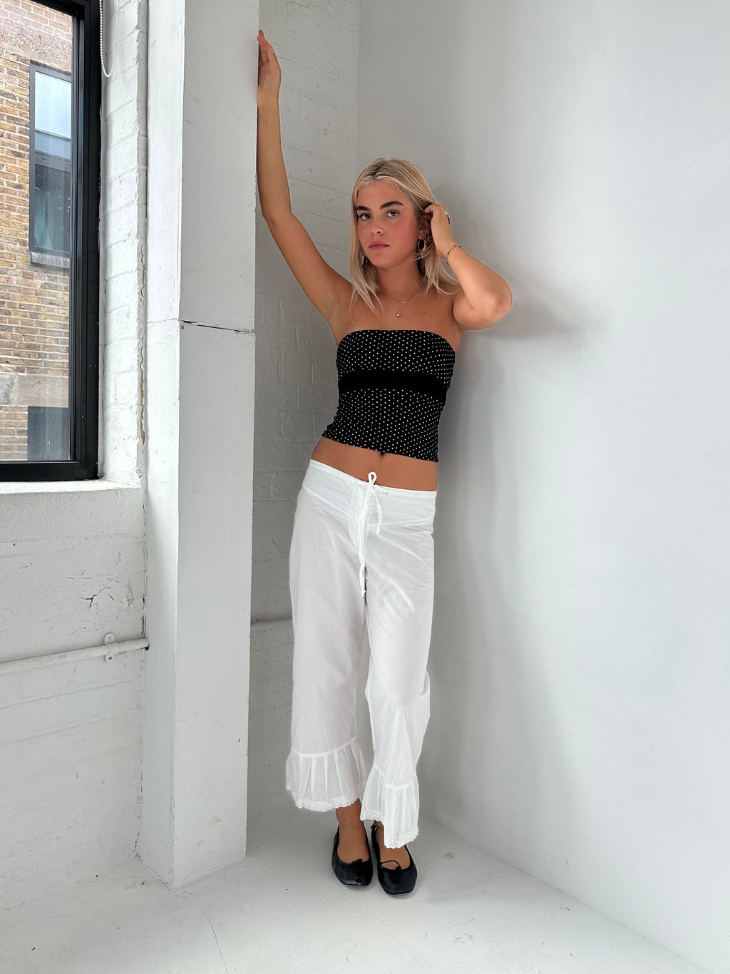 frilly capri pants — size xs/s
