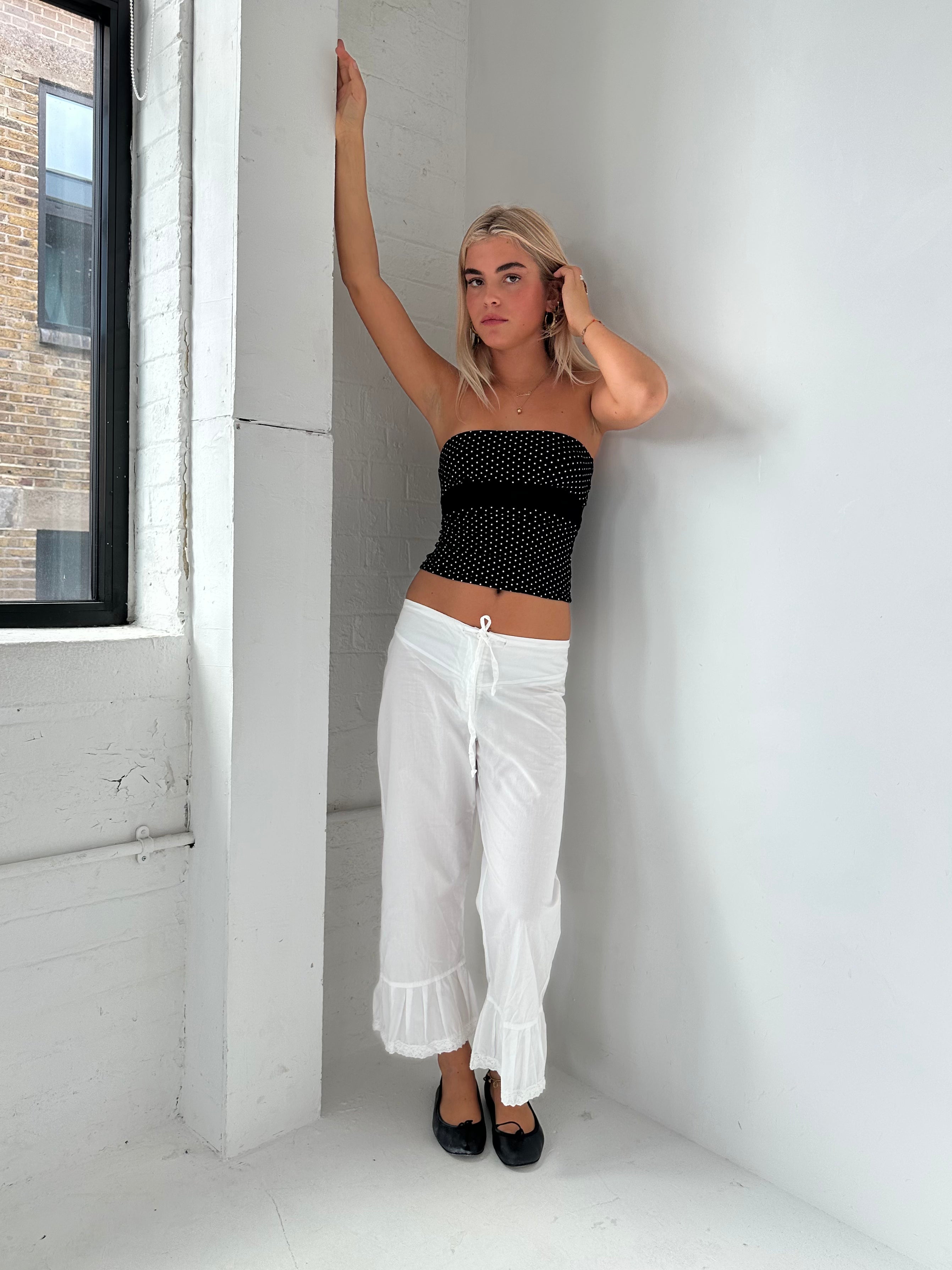 frilly capri pants — size xs/s