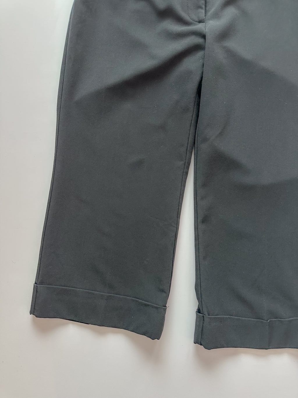 black capri pants / size small